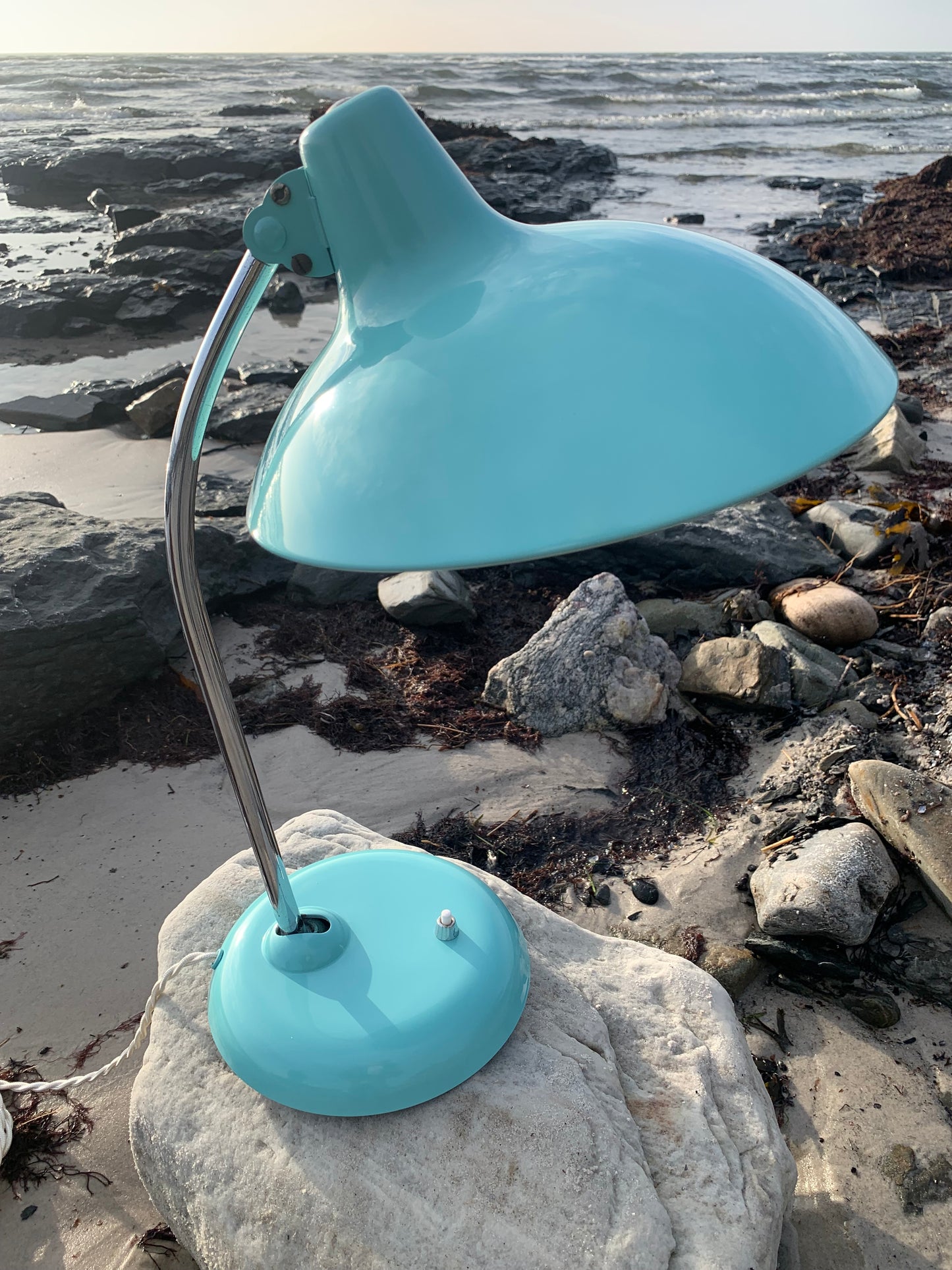 Kaiser Idell 6786 – Eisblau