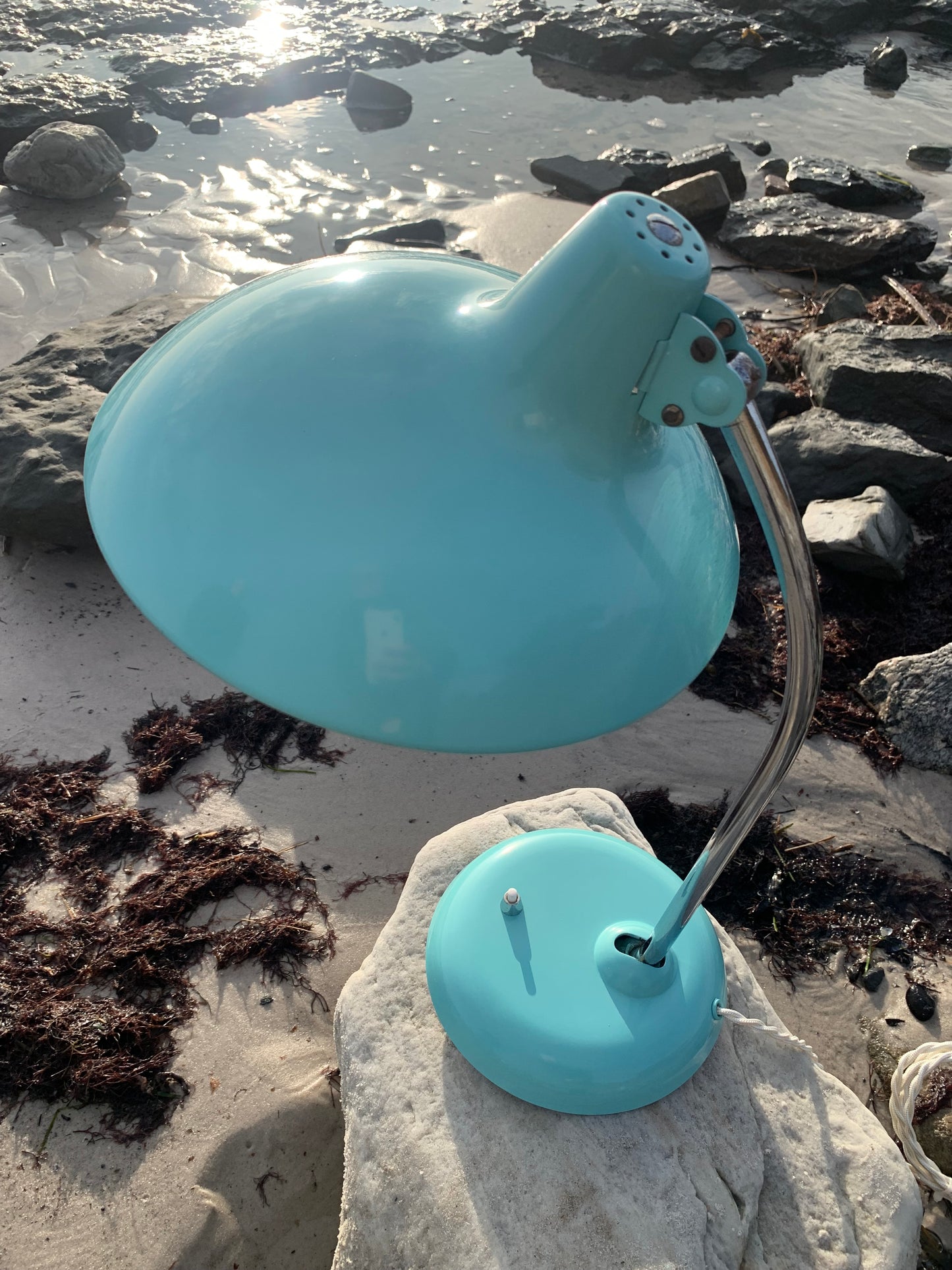 Kaiser Idell 6786 – Eisblau