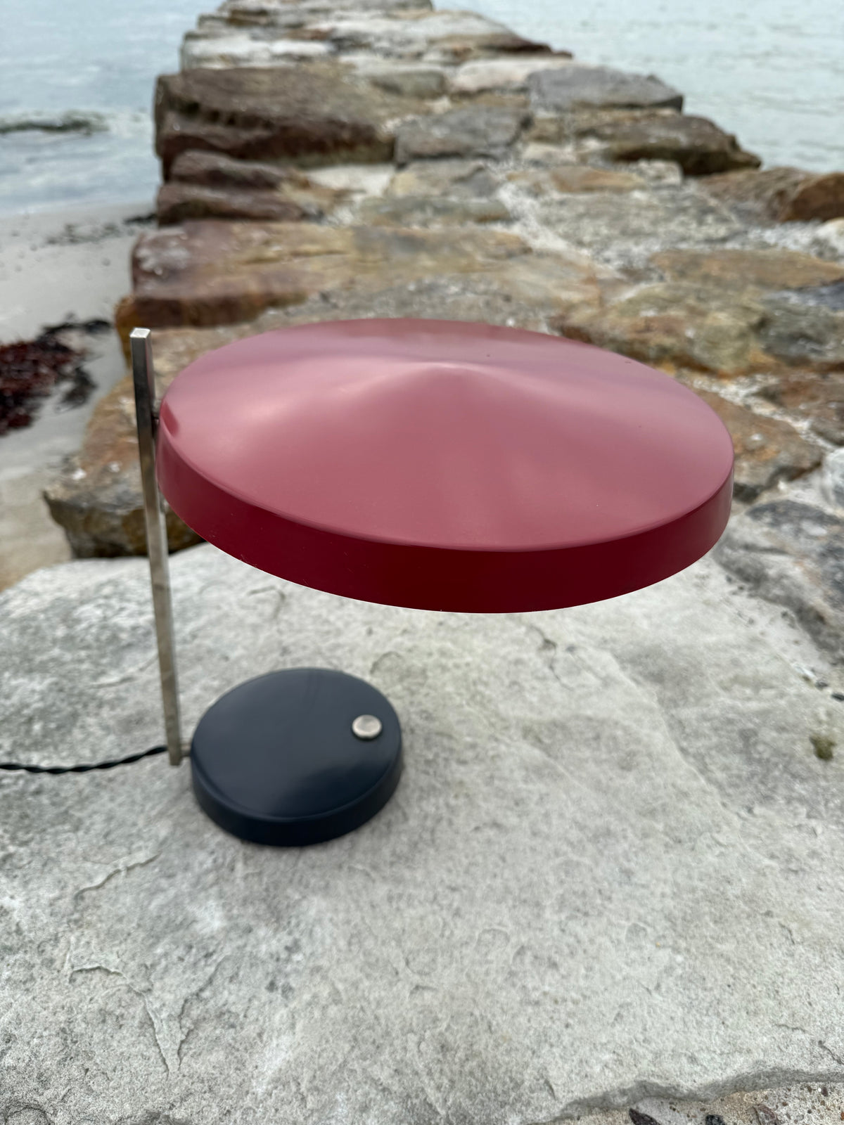 Hillebrand „Oslo“ entworfen von Dr. Heinz Georg Pfaender im Jahr 1961 – Original Bordeaux (Gewinner des renommierten IF Design Award 1962)