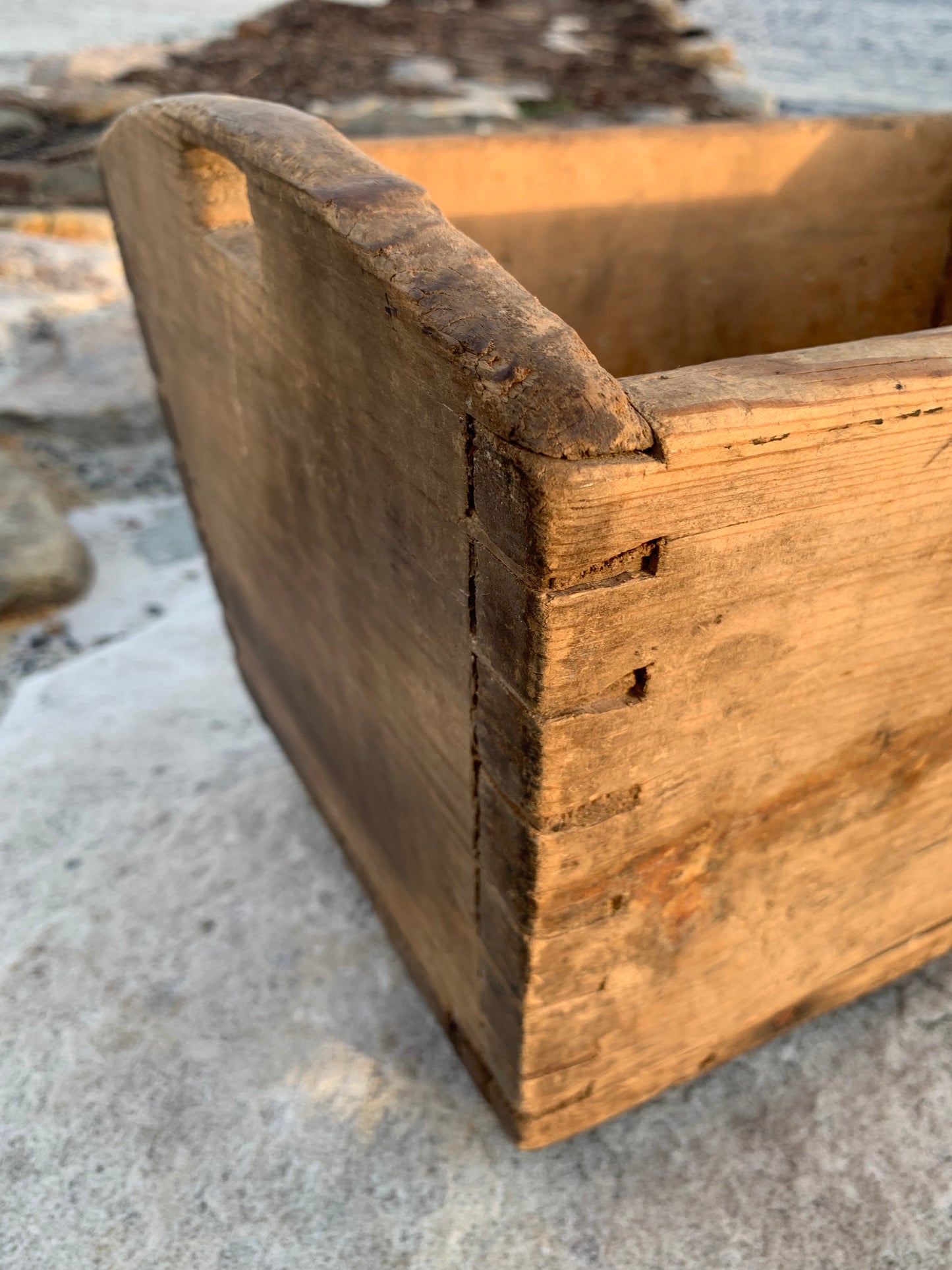 Alte und sehr charmante Holzkiste