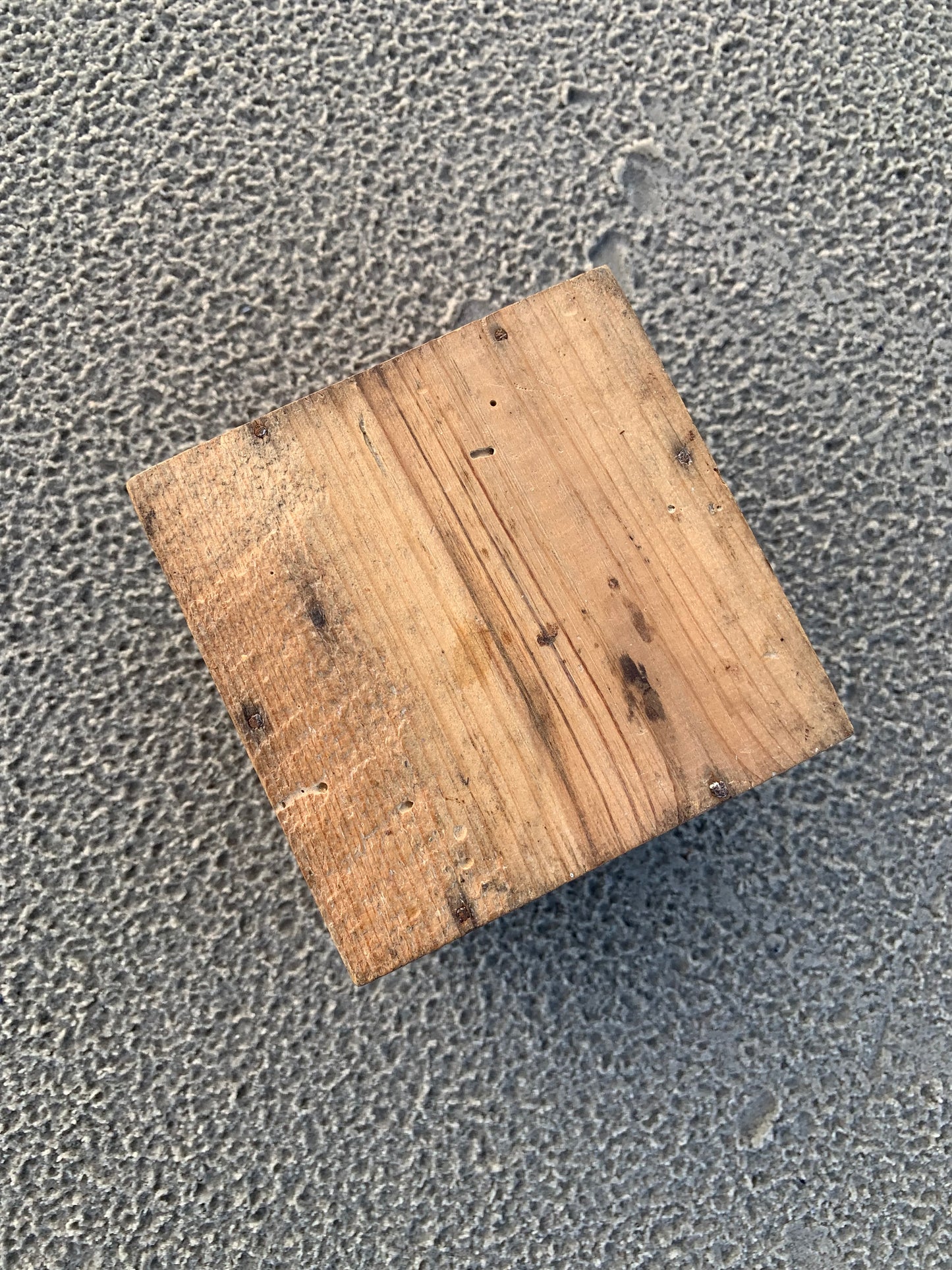 Holzkiste mit Gravur