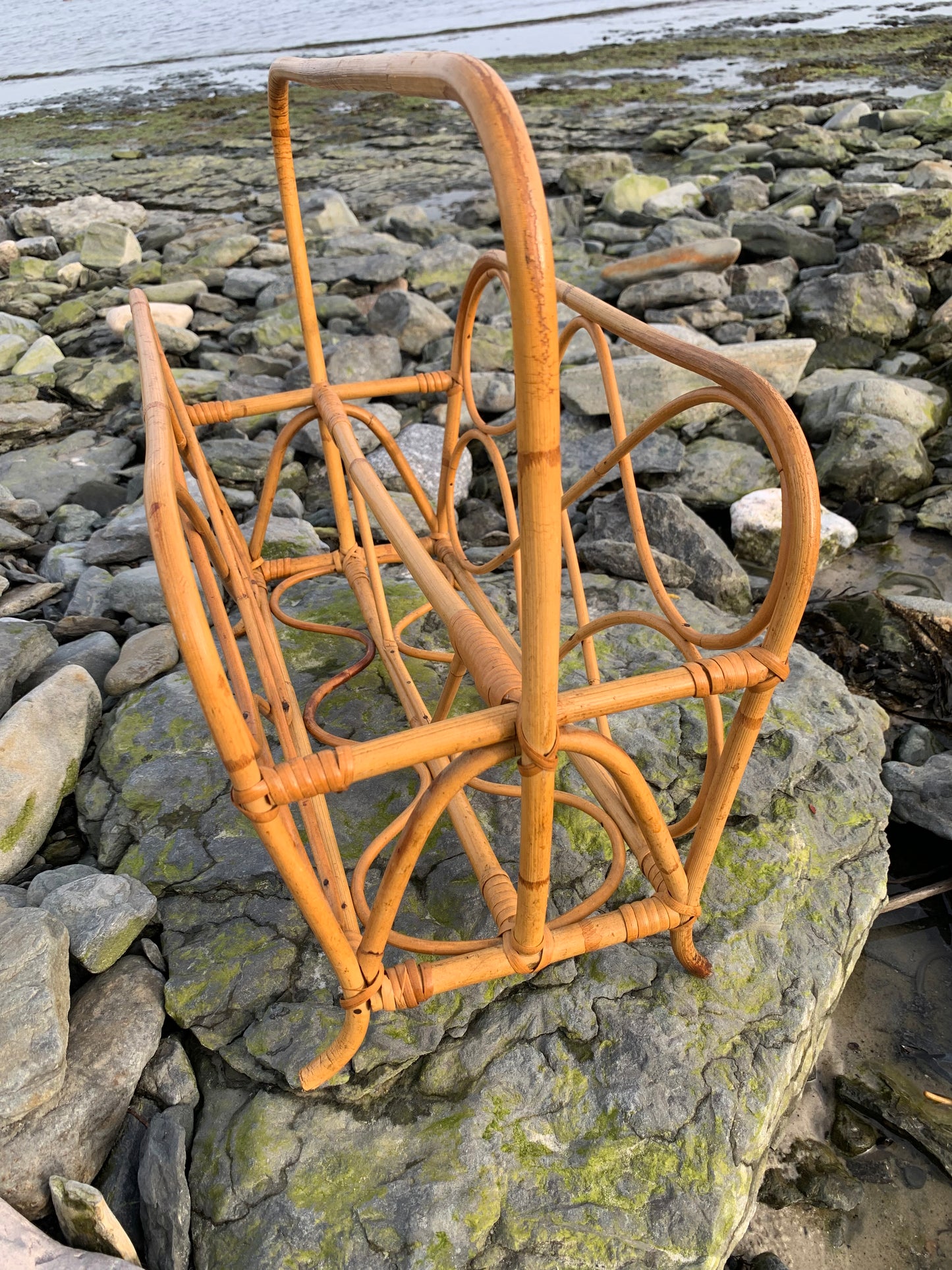 Zeitschriftenhalter aus Bambus