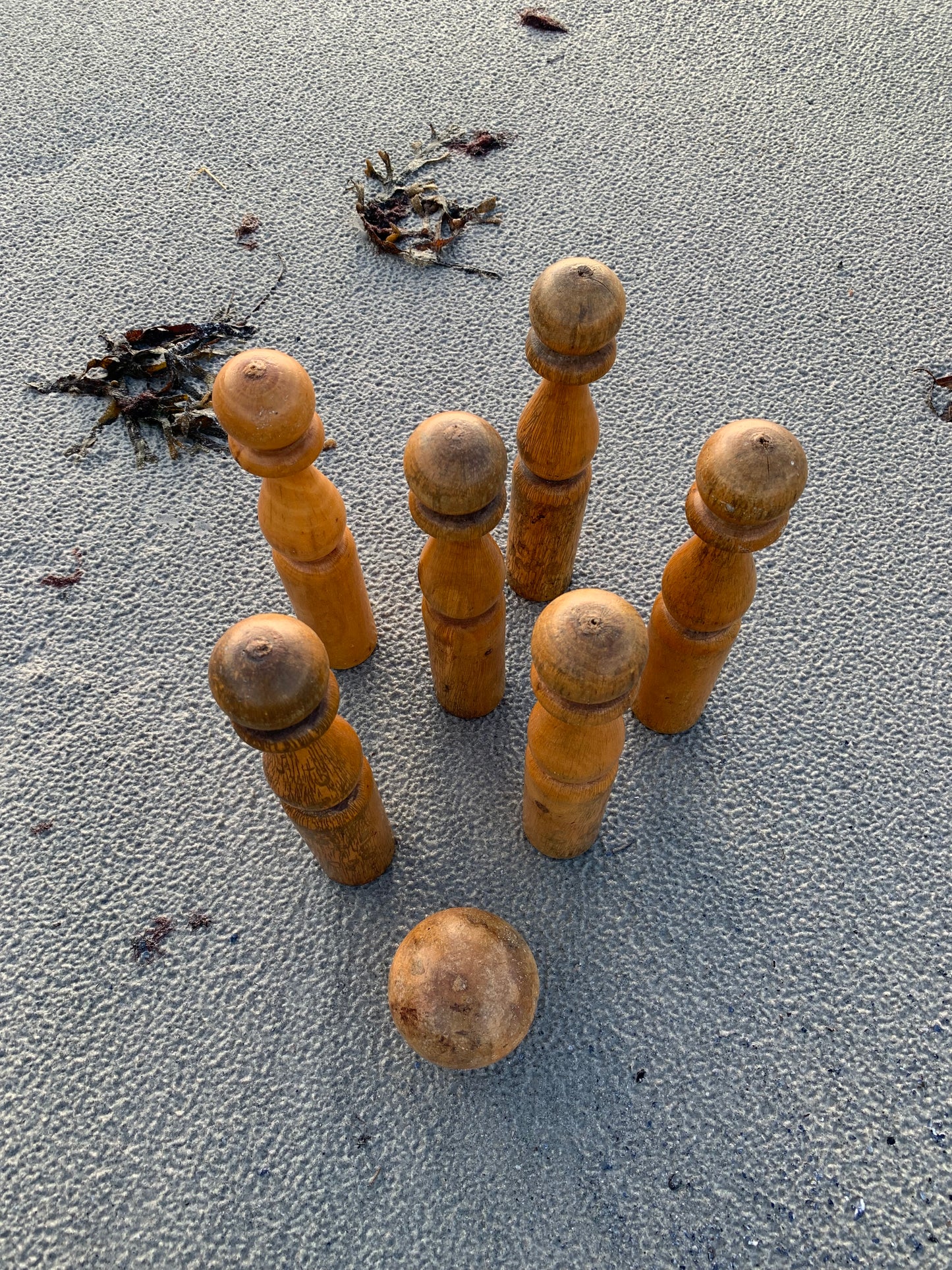 Französisches Spiel „JEU DE QUILLES“.