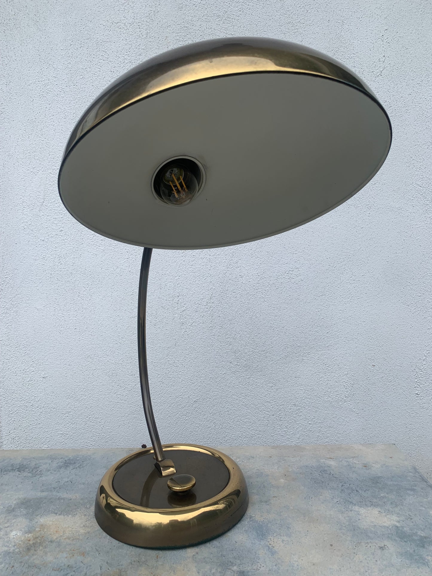 Escolux messing lampe