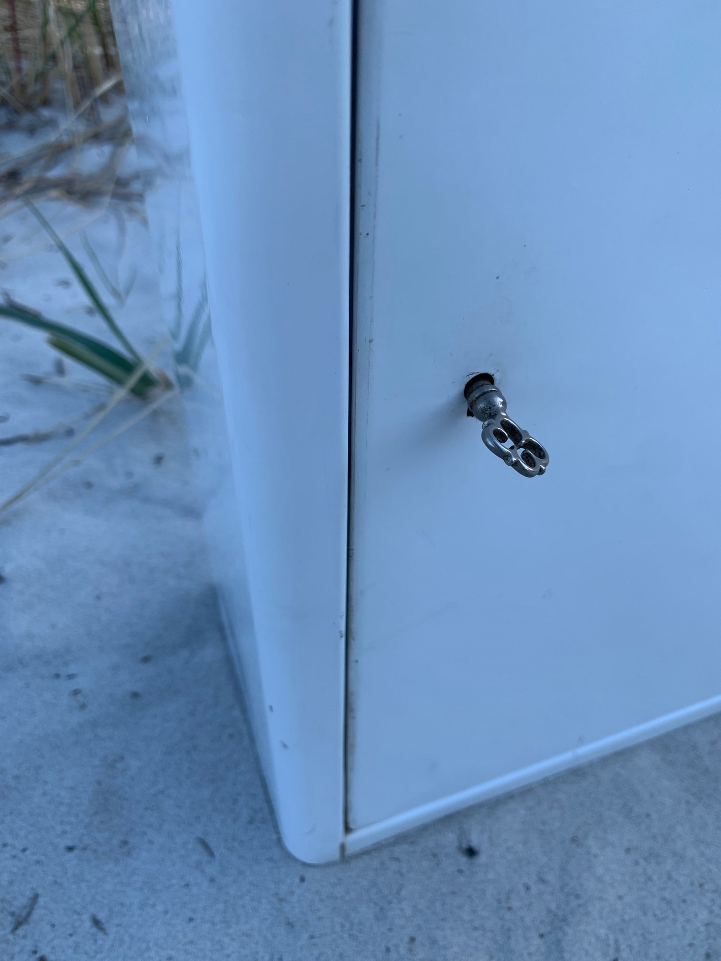 Medizinschrank aus Metall