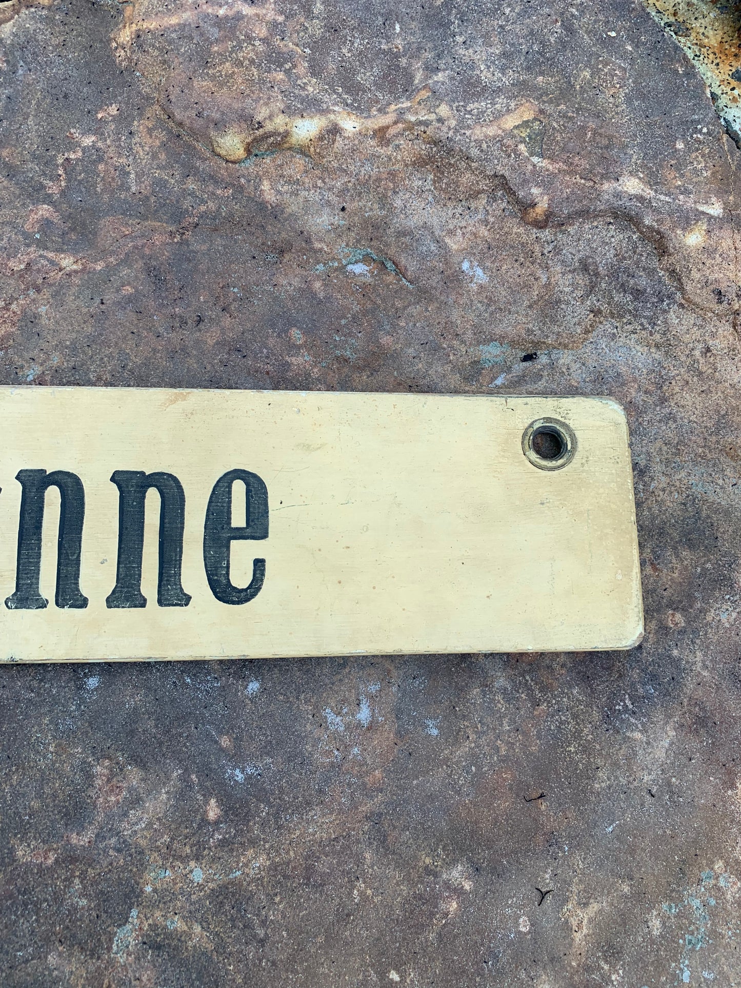 Alt-Bornholm-Schild vom Bus aus - Kristianshøj/Rønne