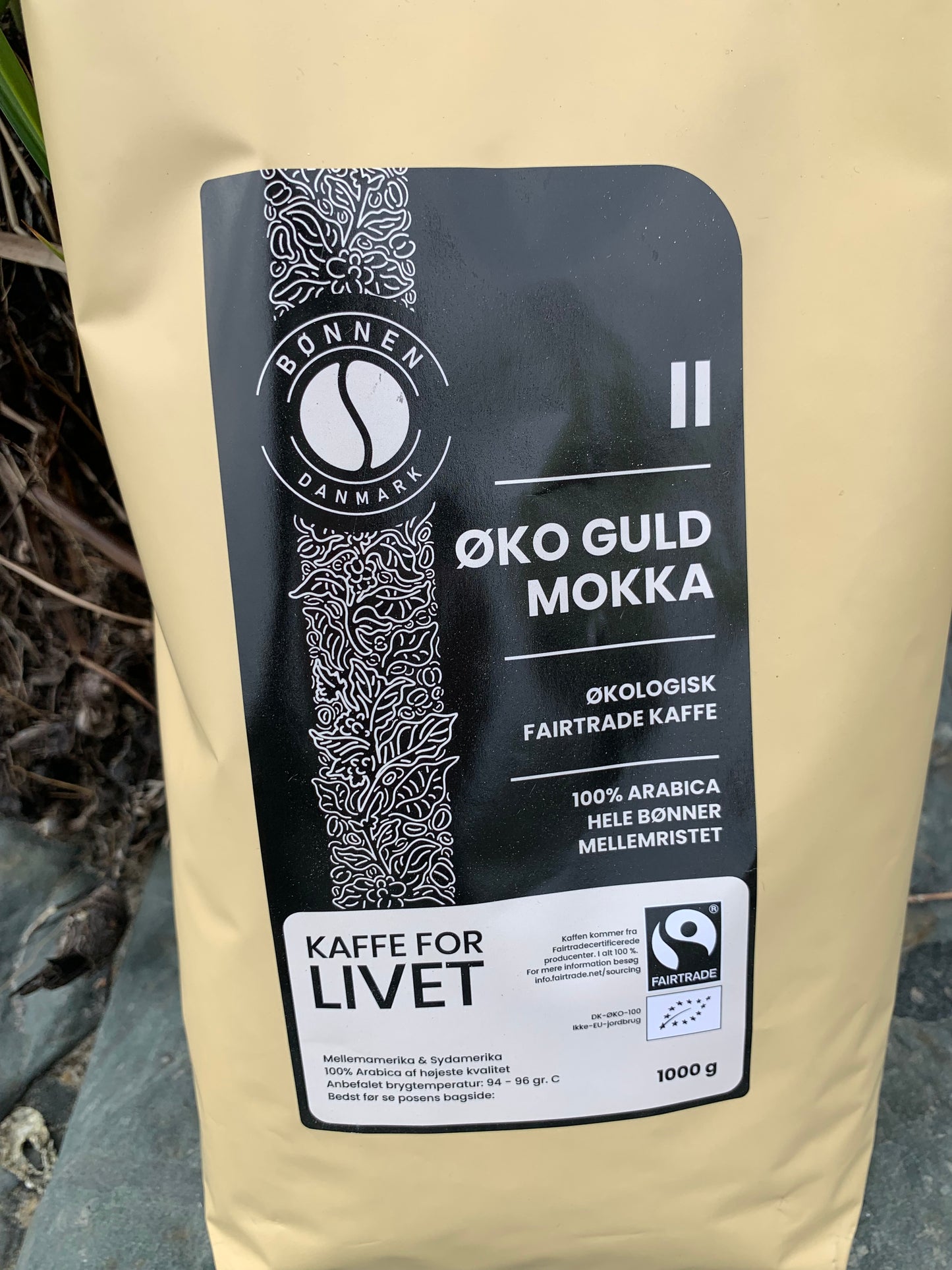 Ganze Kaffeebohnen - handgepflückt und biologisch 1 kg.