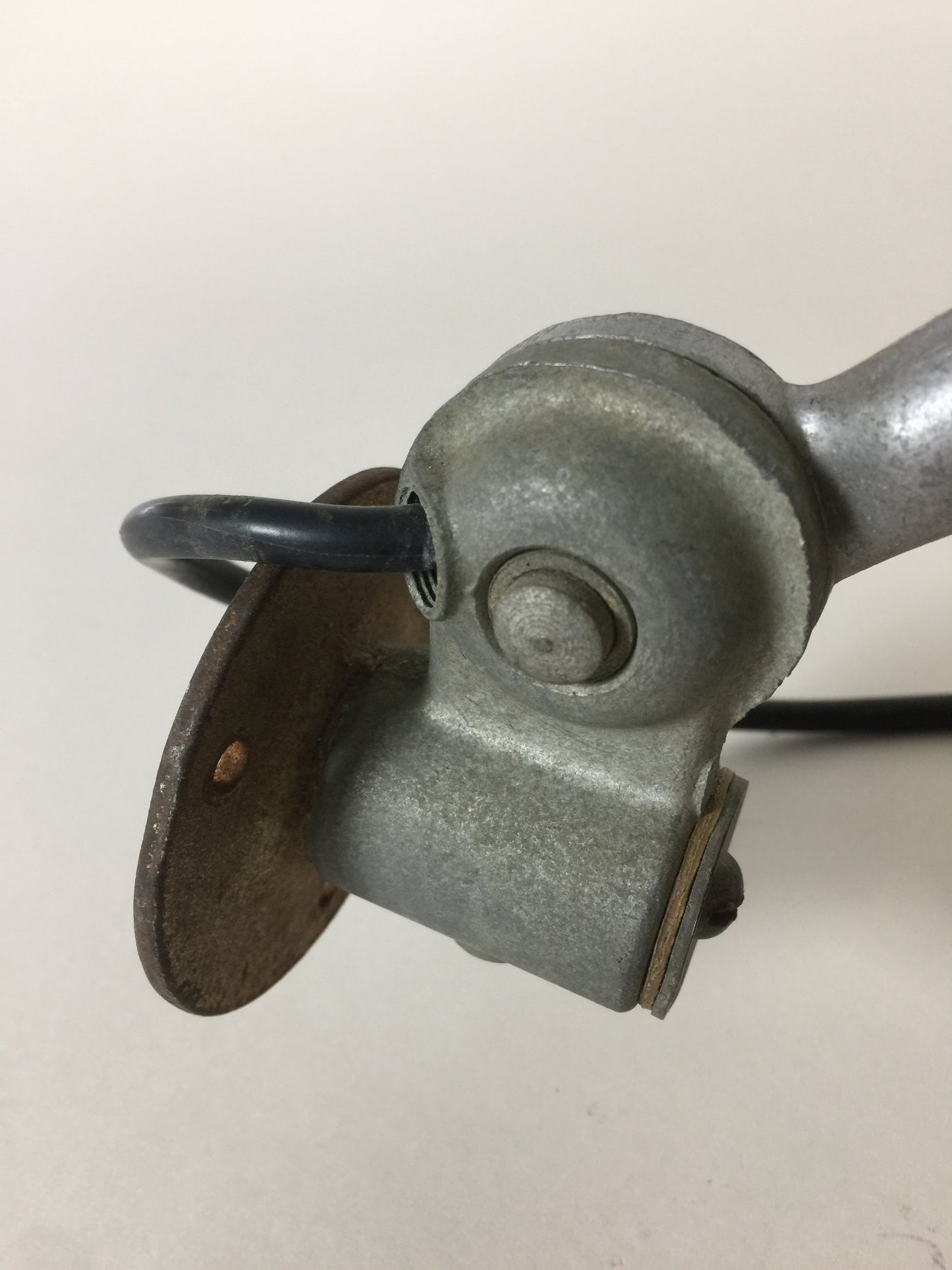 Seltene und sehr schöne industrielle Wandlampe