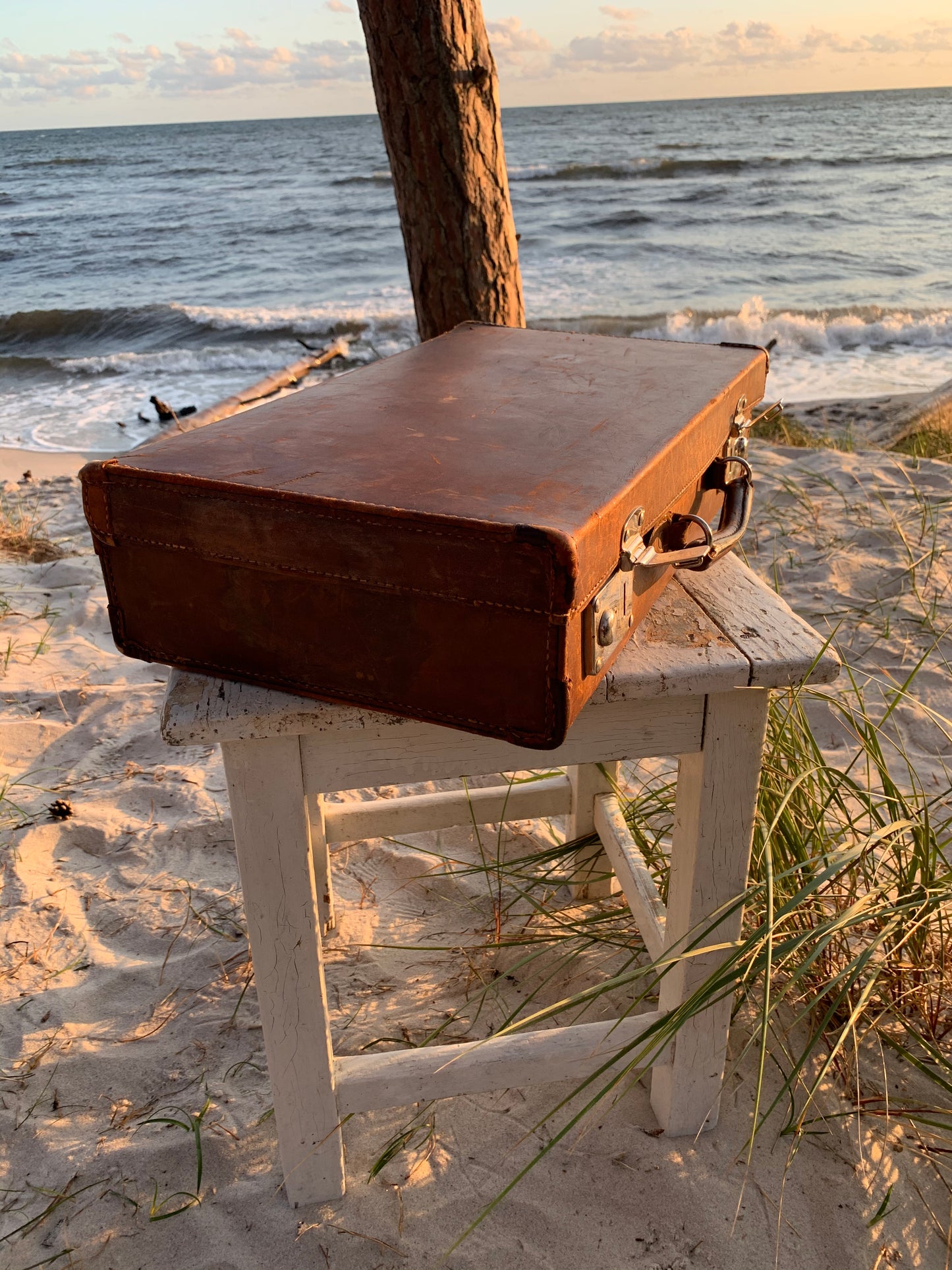 Koffer aus Leder mit viel Patina