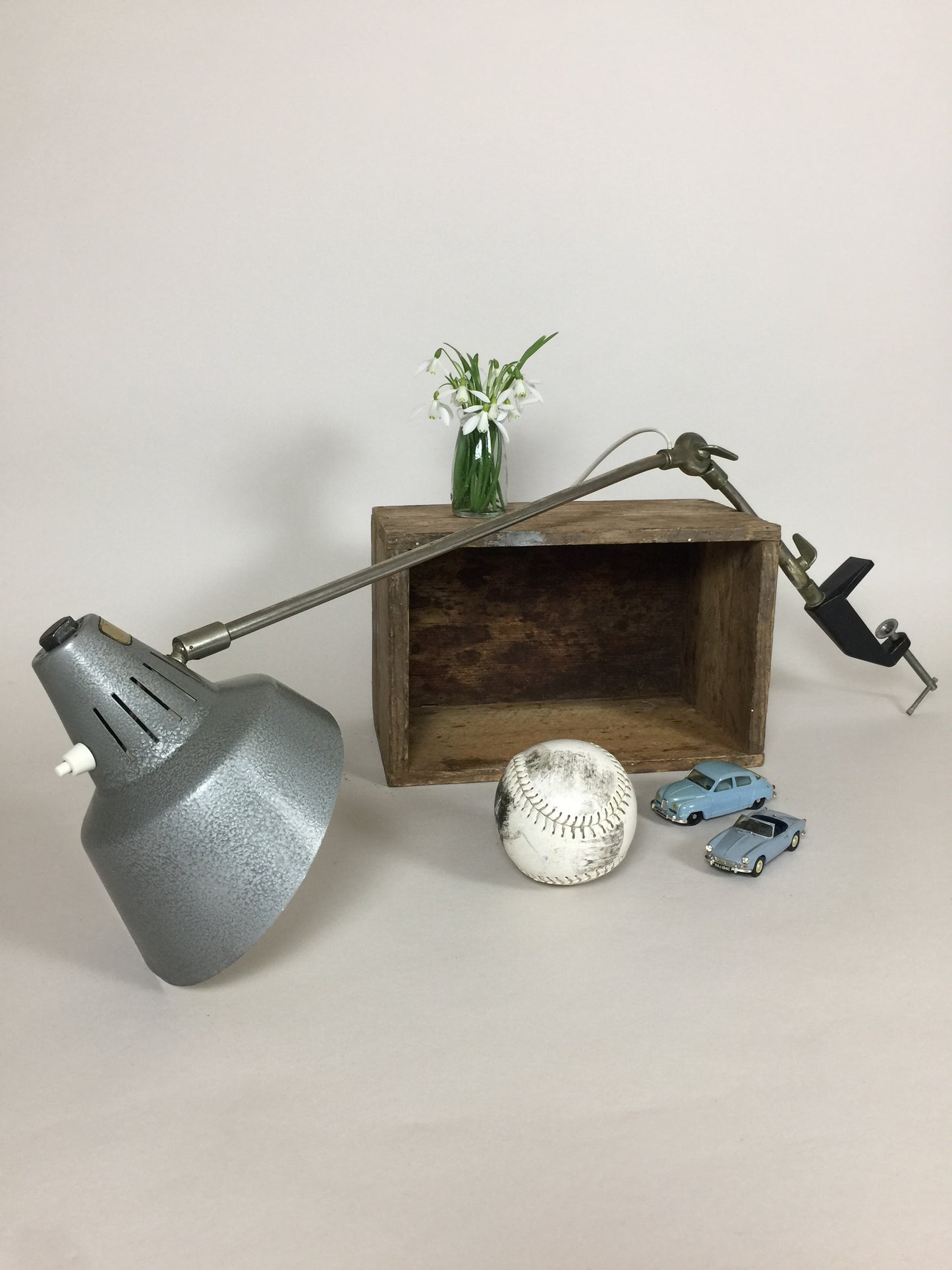 Schöne und charmante französische Schreibtischlampe