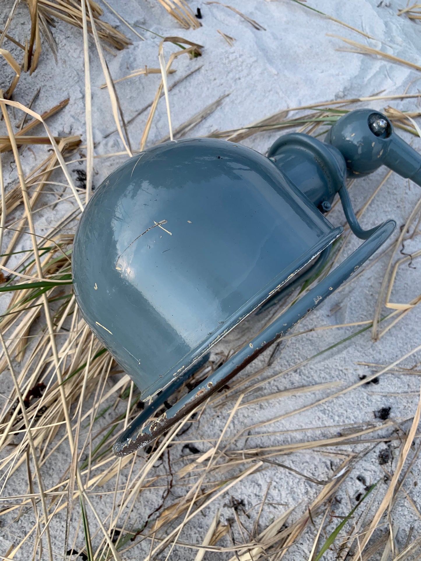 Jieldé Wandleuchte in Grau mit viel Patina