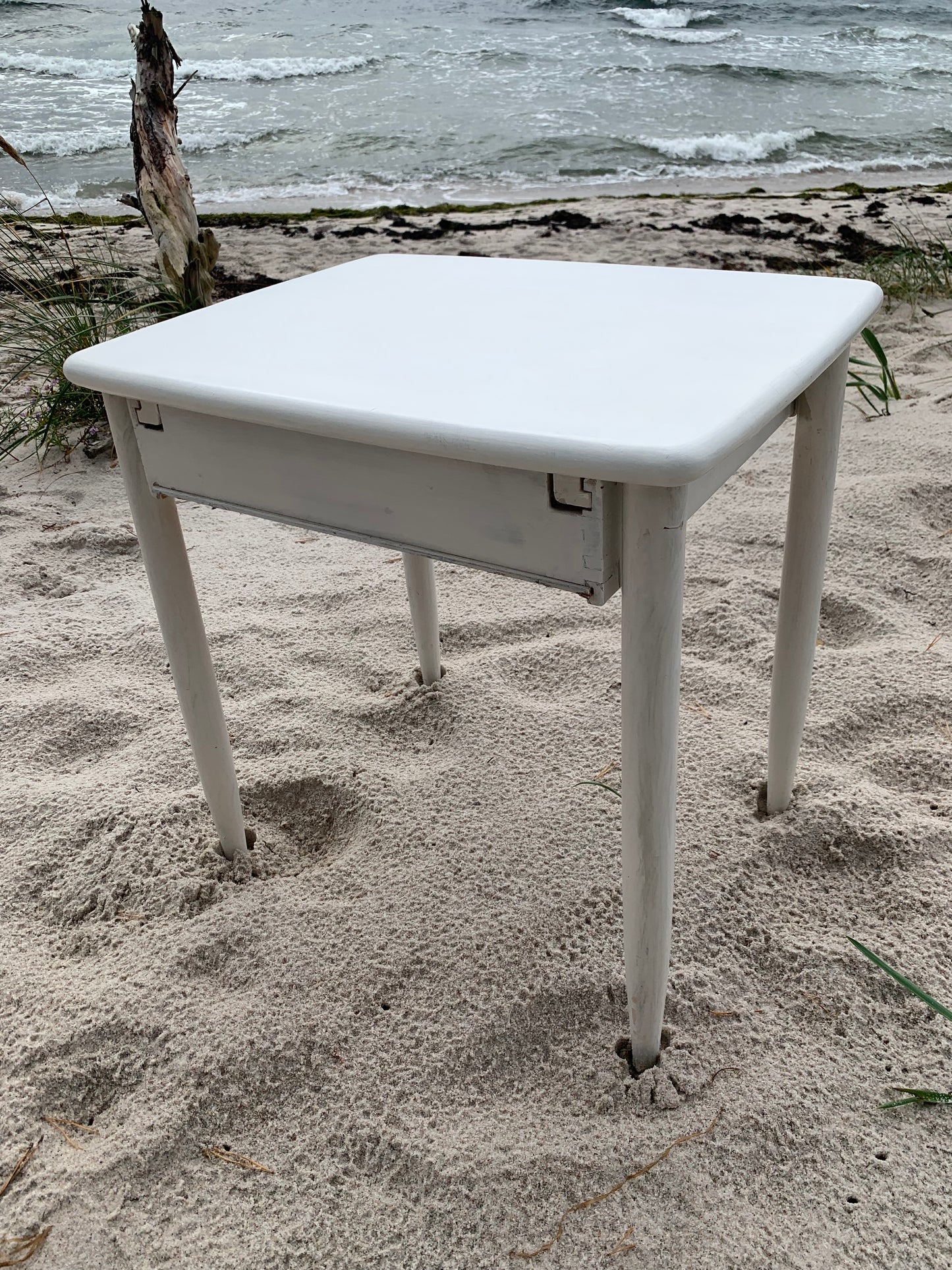 Kindertisch mit Schublade