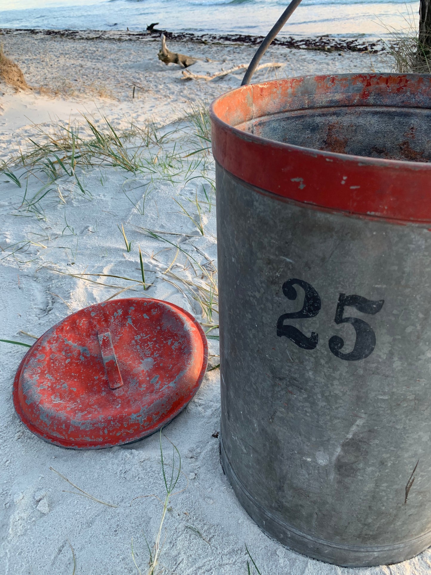 Dekorativer Feuereimer mit Deckel - Nr. 25