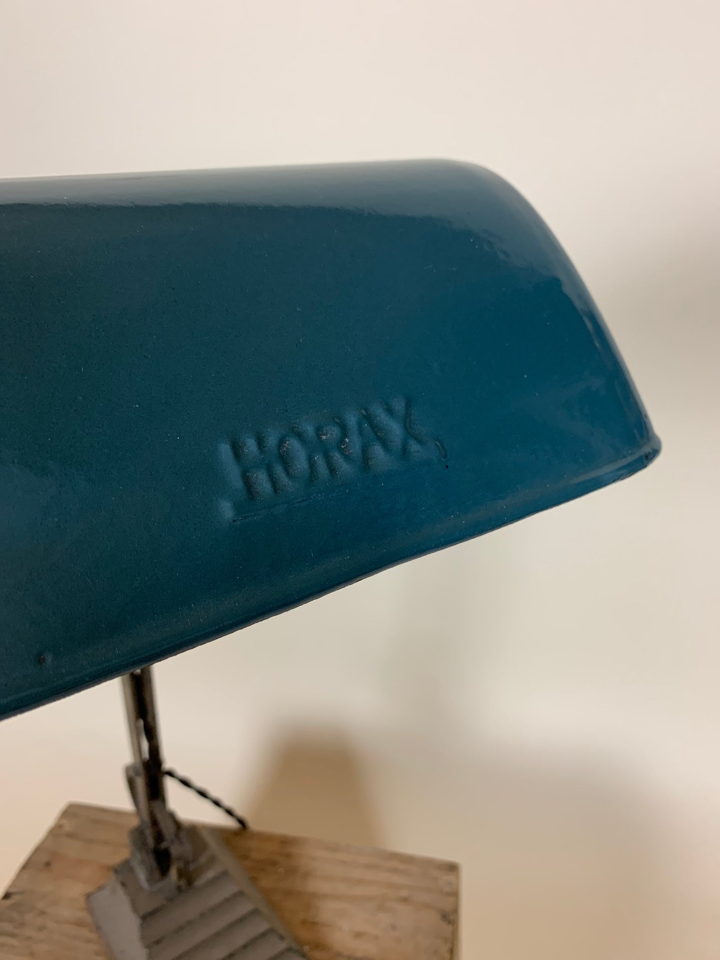 Schöne alte Notarlampe von Horax