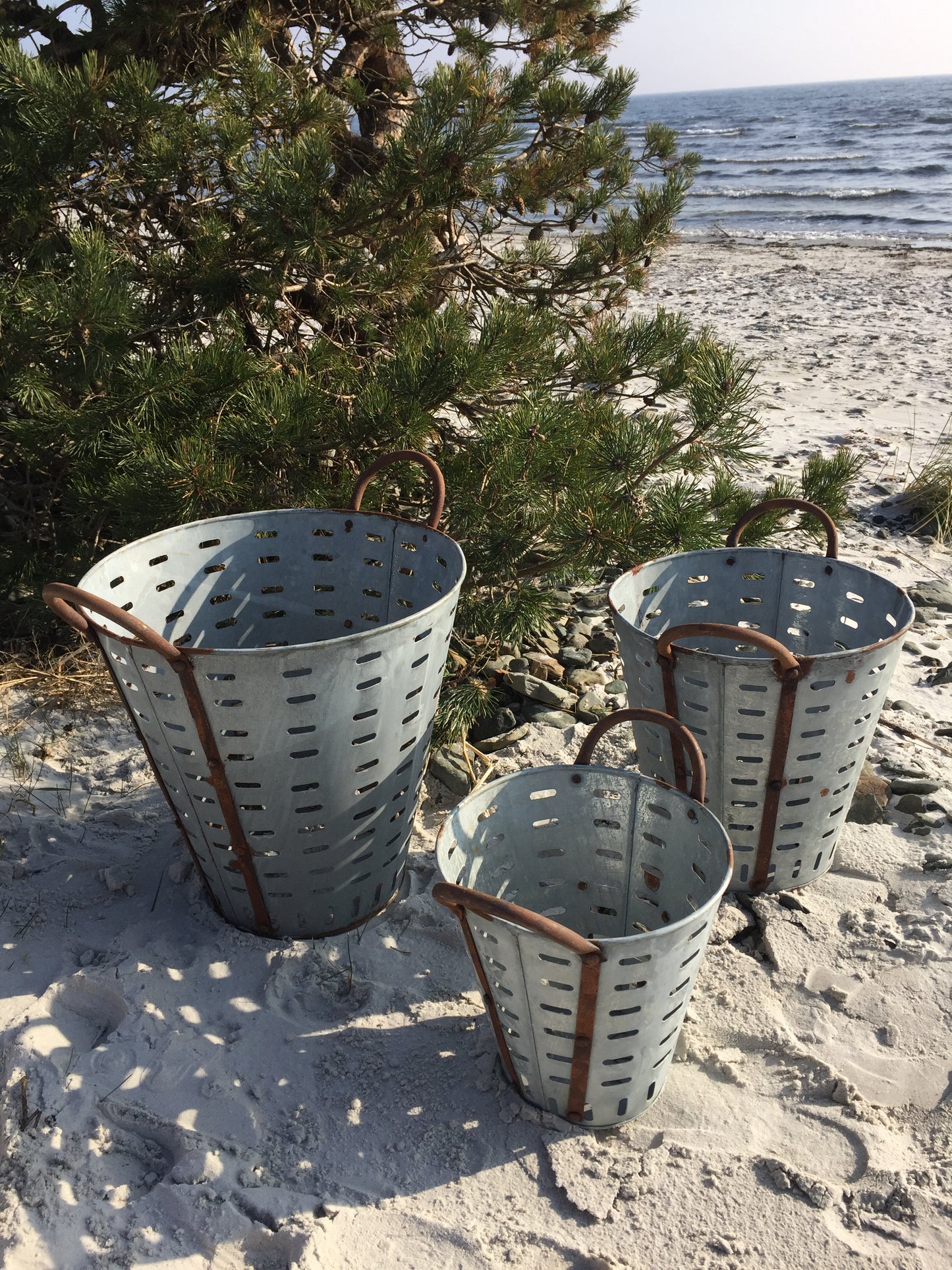 Oliveneimer mit schöner Patina (Der Preis gilt pro Stück für den mittleren Eimer)