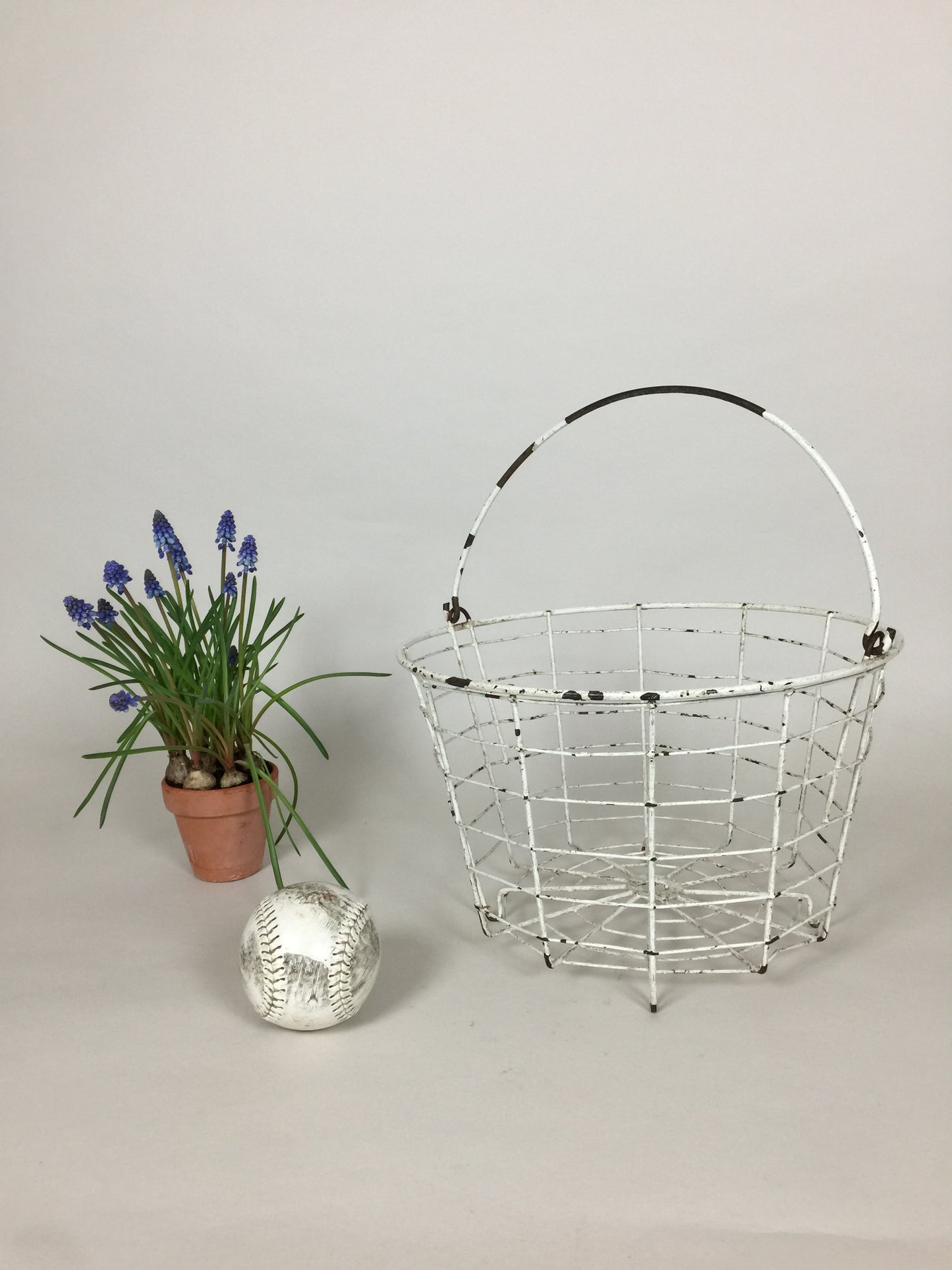 Schöner alter Eierkorb