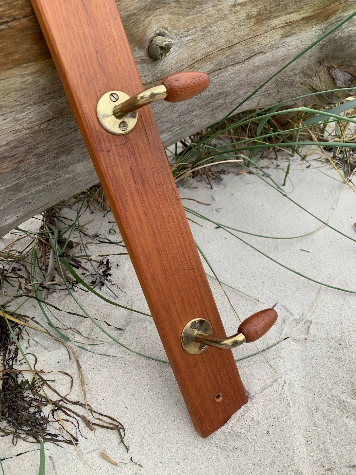 Kleiderständer aus Teakholz