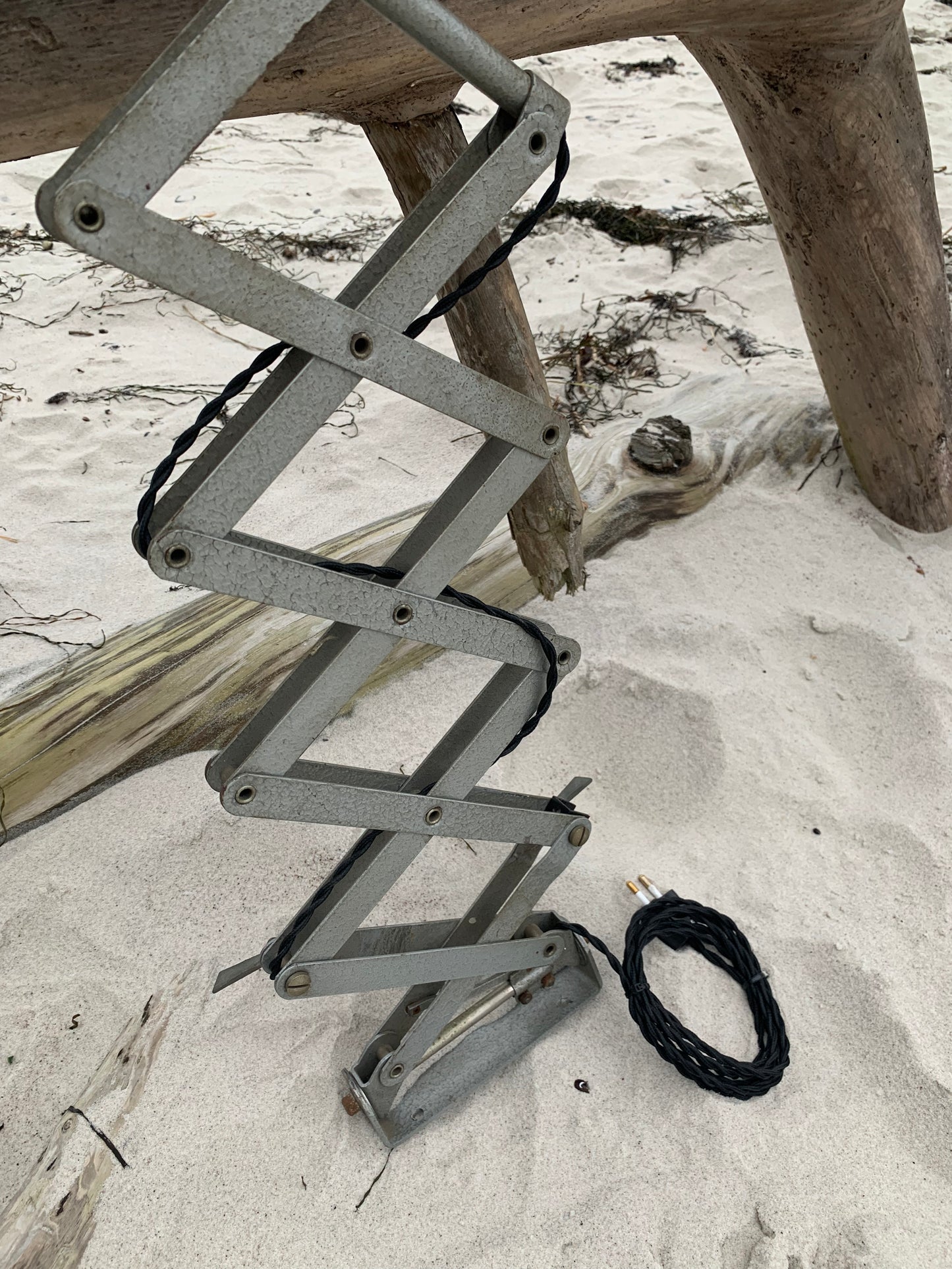 Scherenlampe - Grauer Hammerschlaglack