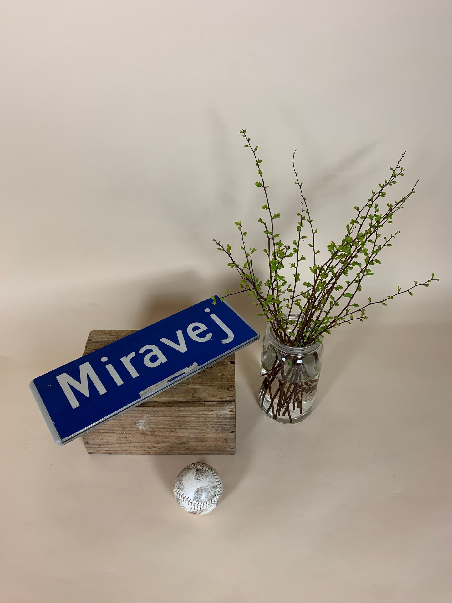 Straßenschild - Miravej