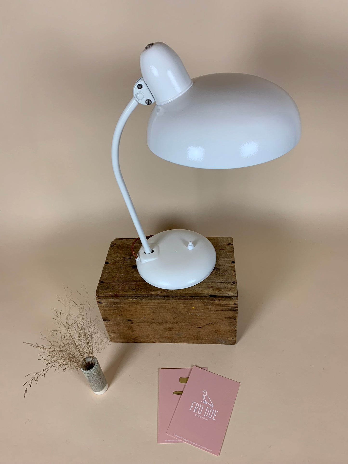 Deutsche Escolux Tischlampe