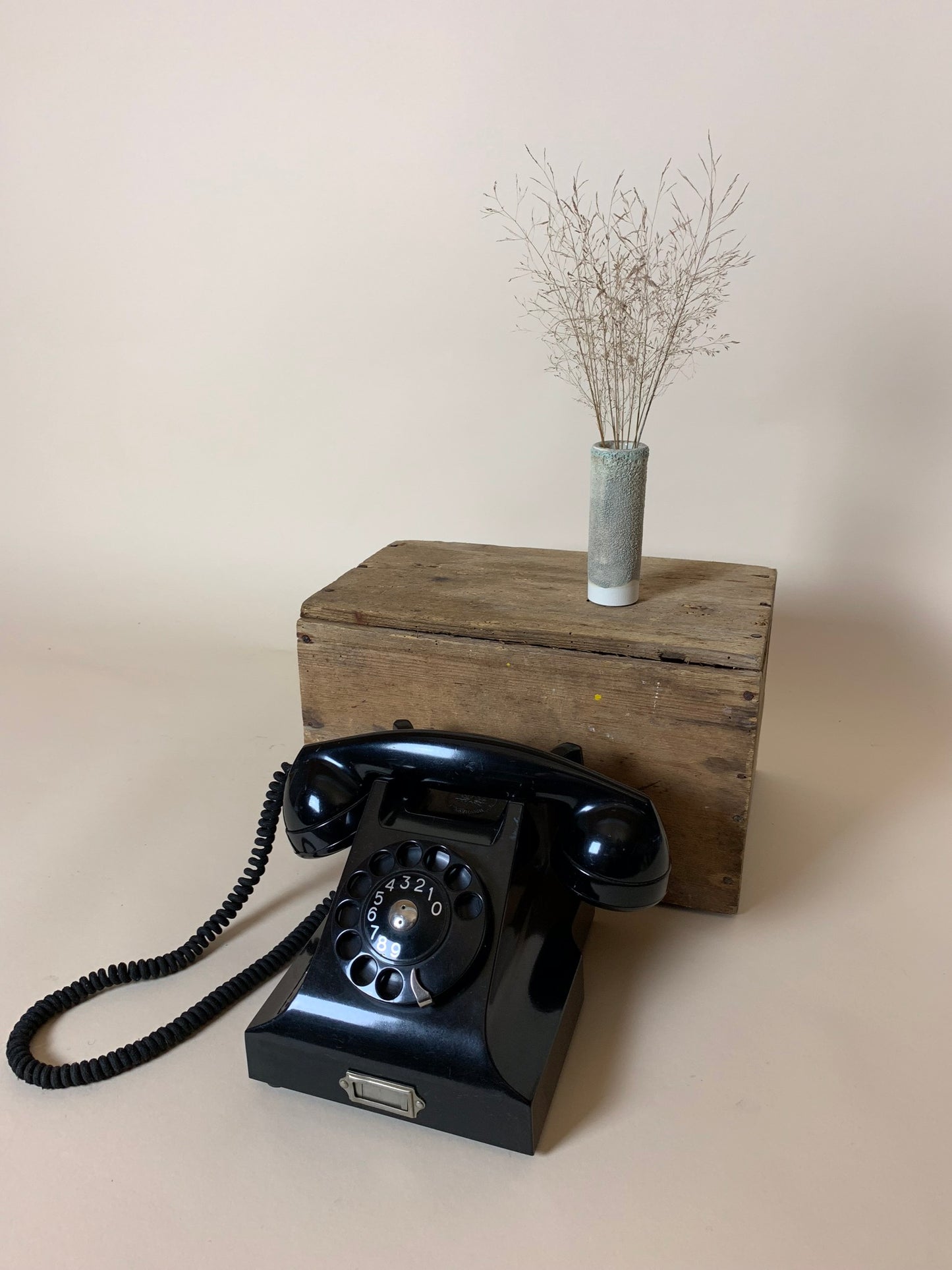 Altes Telefon aus Bakelit