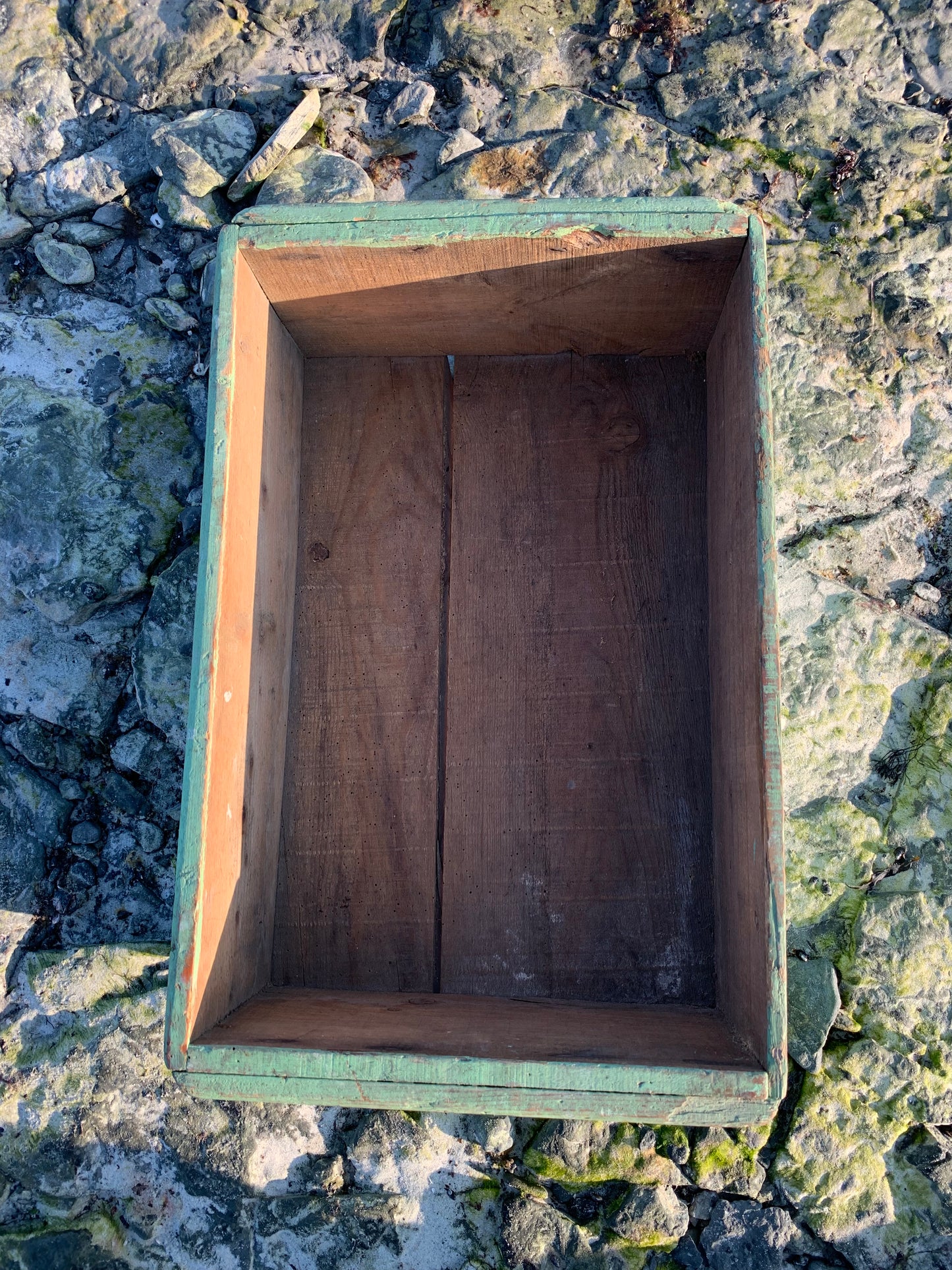 Französische Holzkiste mit Aufdruck