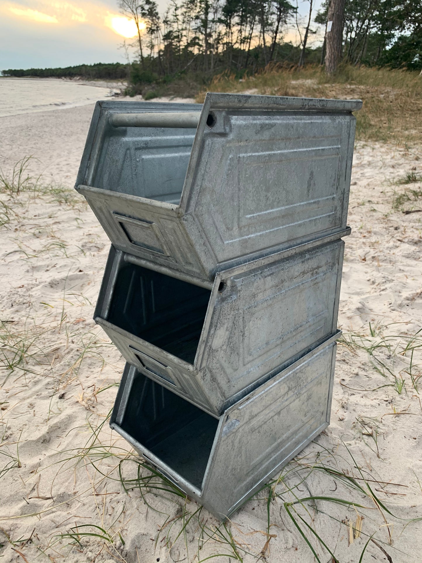 Stapelbare Metallbox