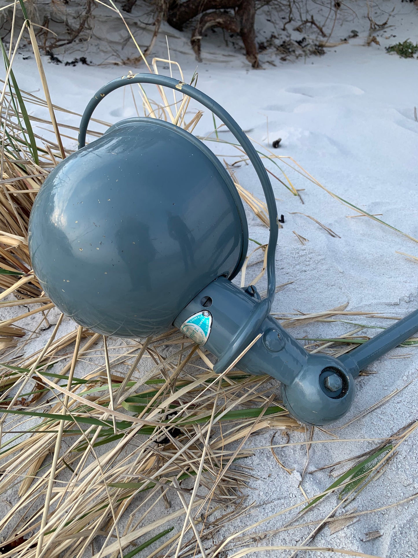 Jieldé Wandleuchte in Grau mit viel Patina