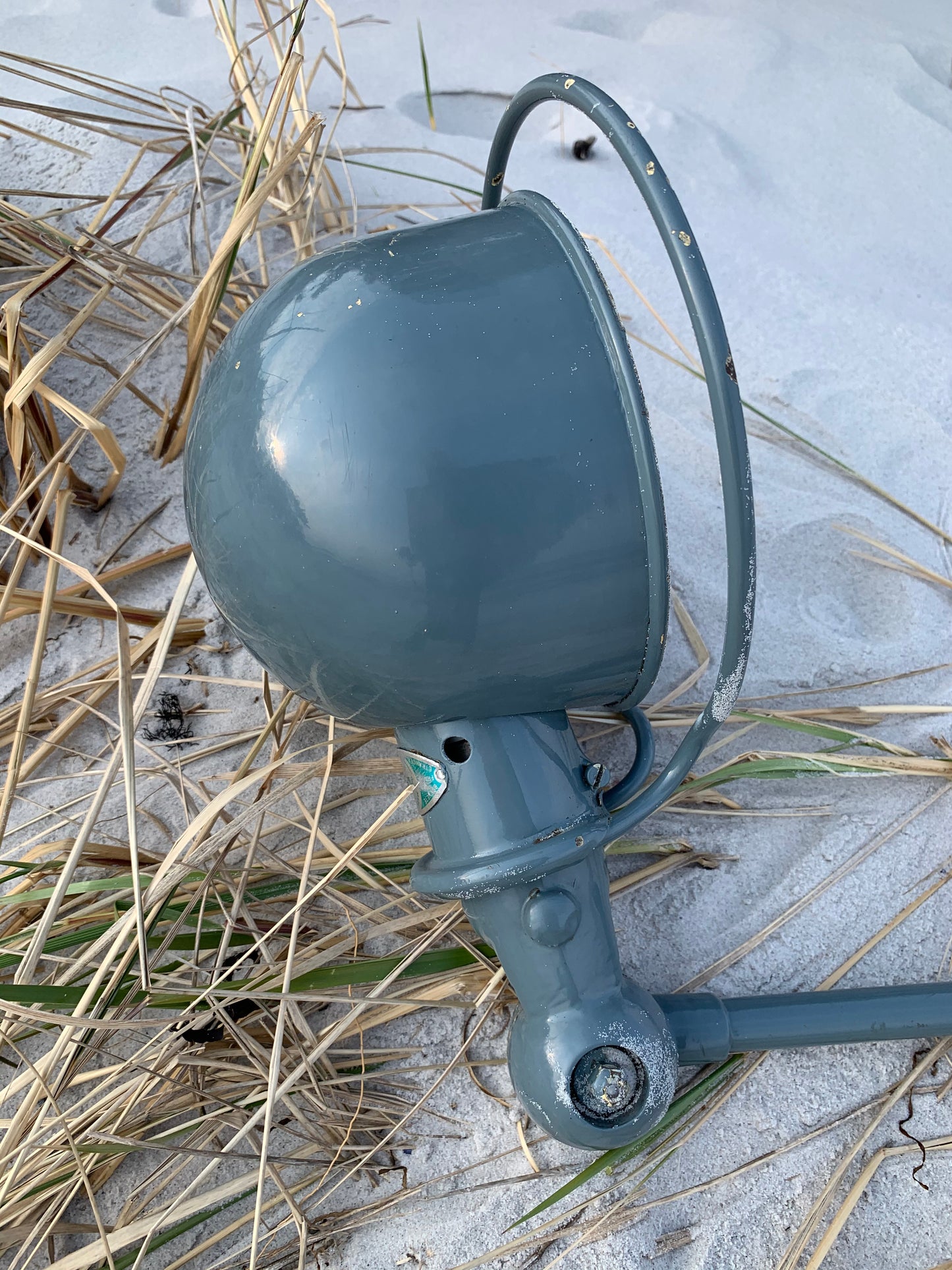 Jieldé Wandleuchte in Grau mit viel Patina