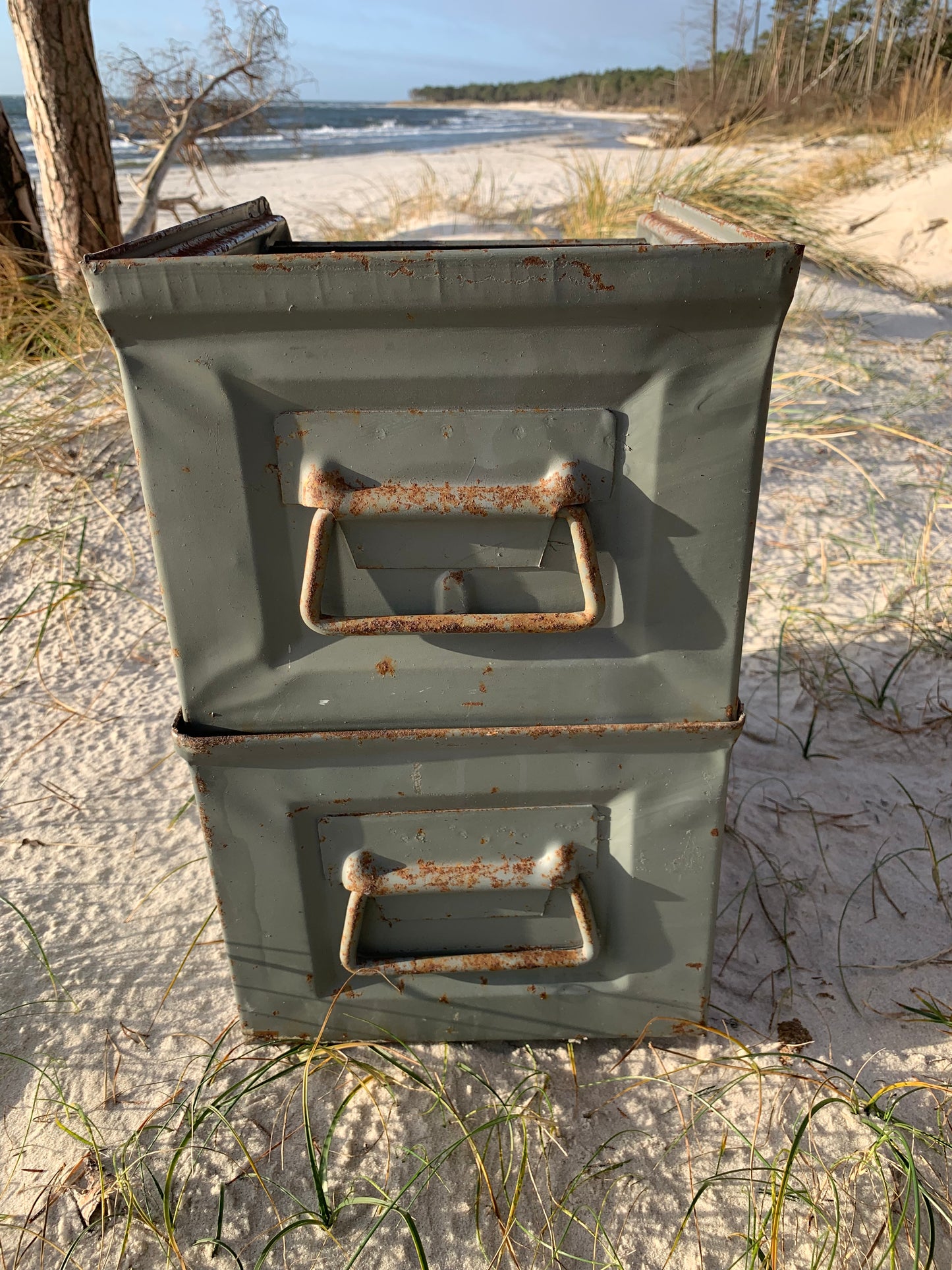 Rohe und stapelbare Industriebox