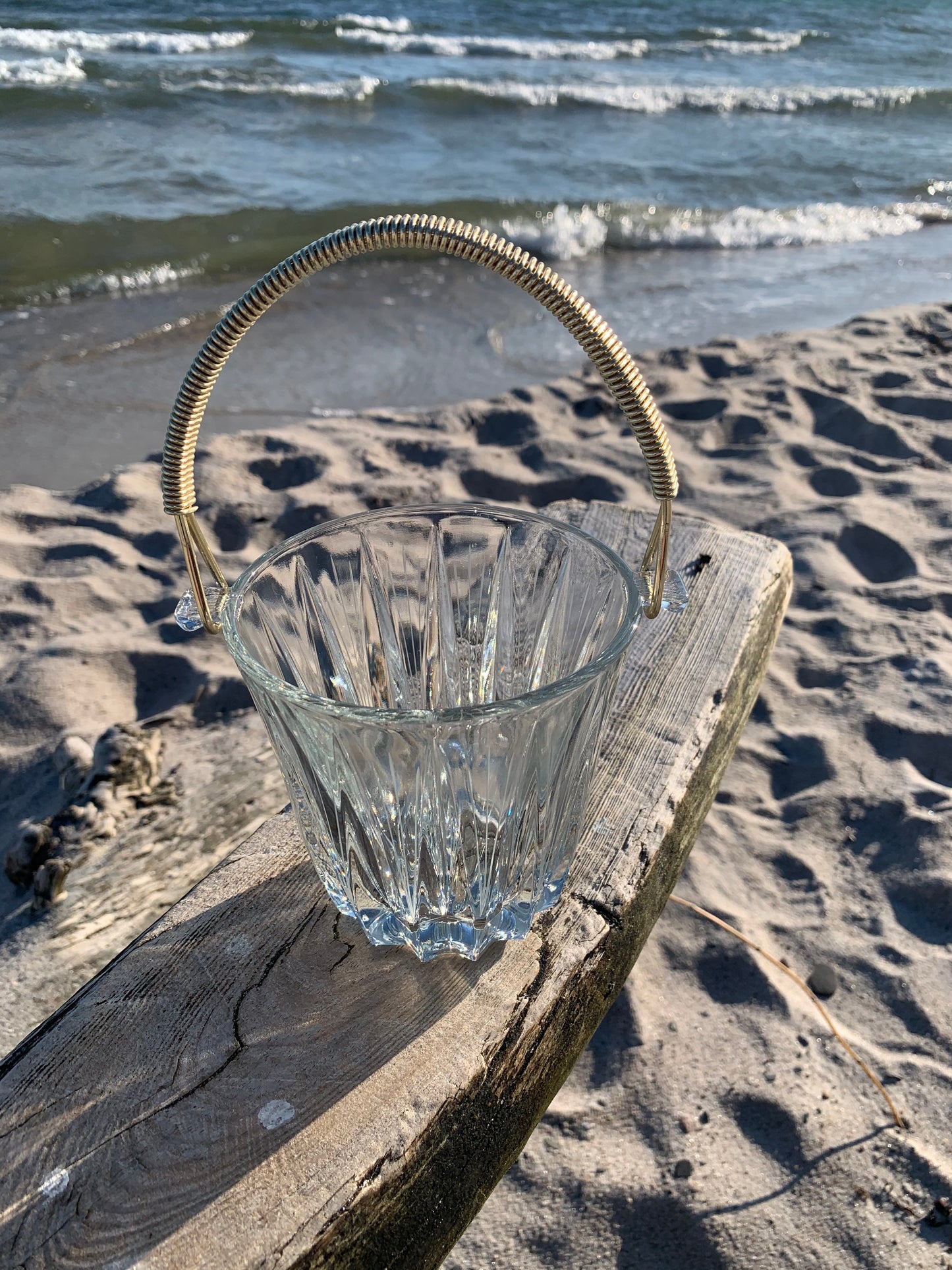 Eiskübel mit Messinggriff