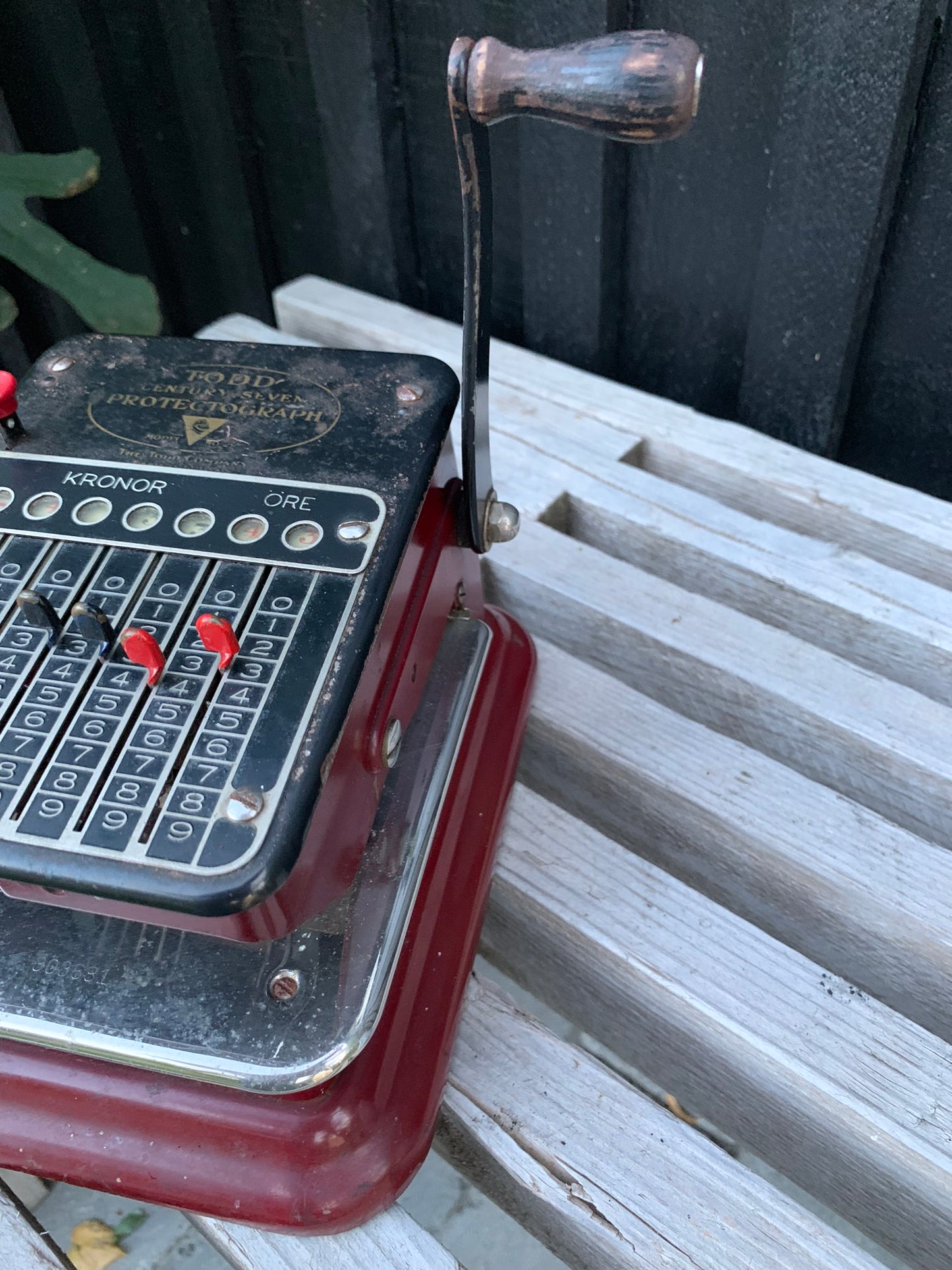 Lustige alte mechanische Quittungsmaschine
