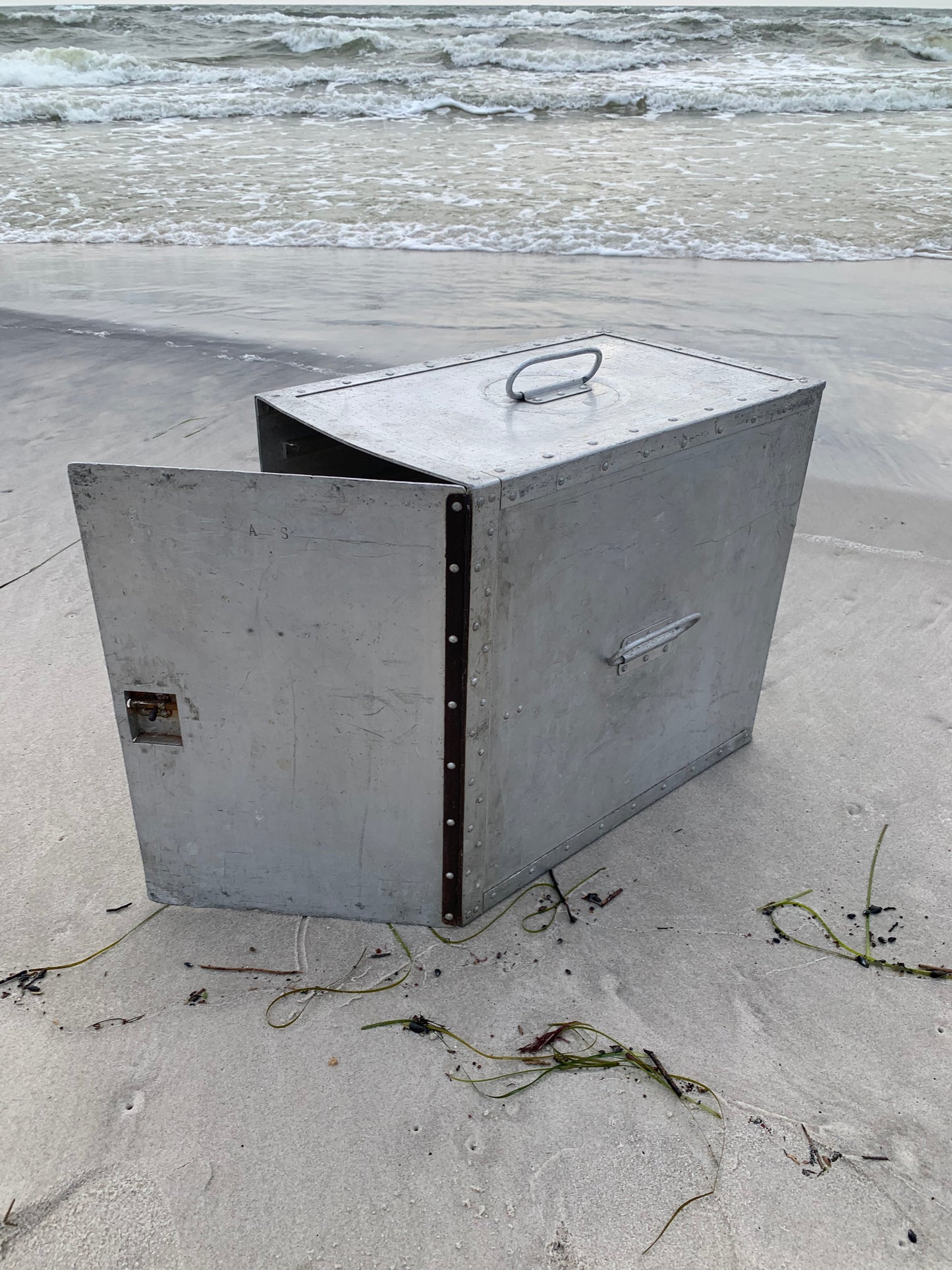 Kabinenschrank aus Flugzeugen