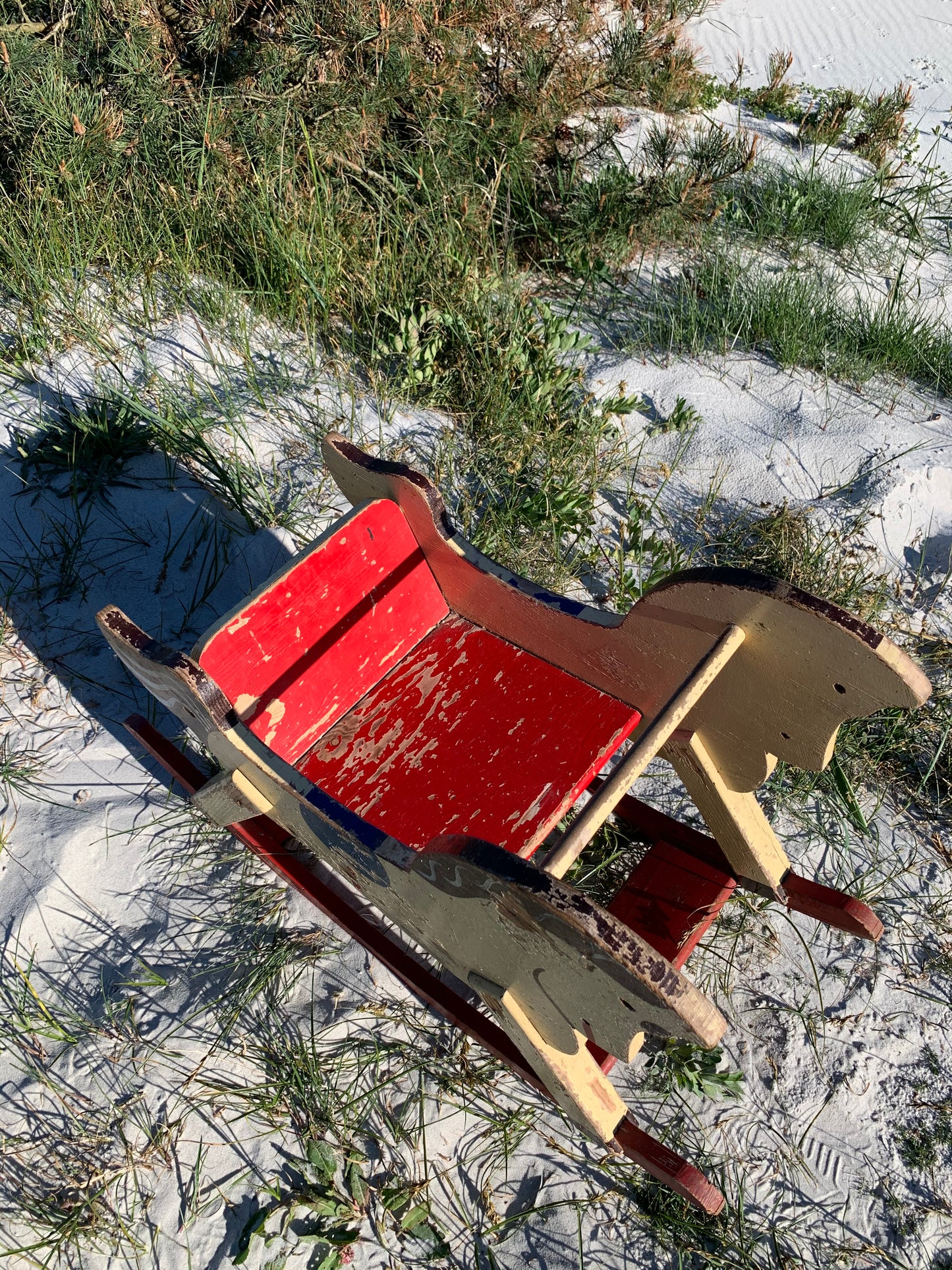 Altes Schaukelpferd mit viel schöner Patina