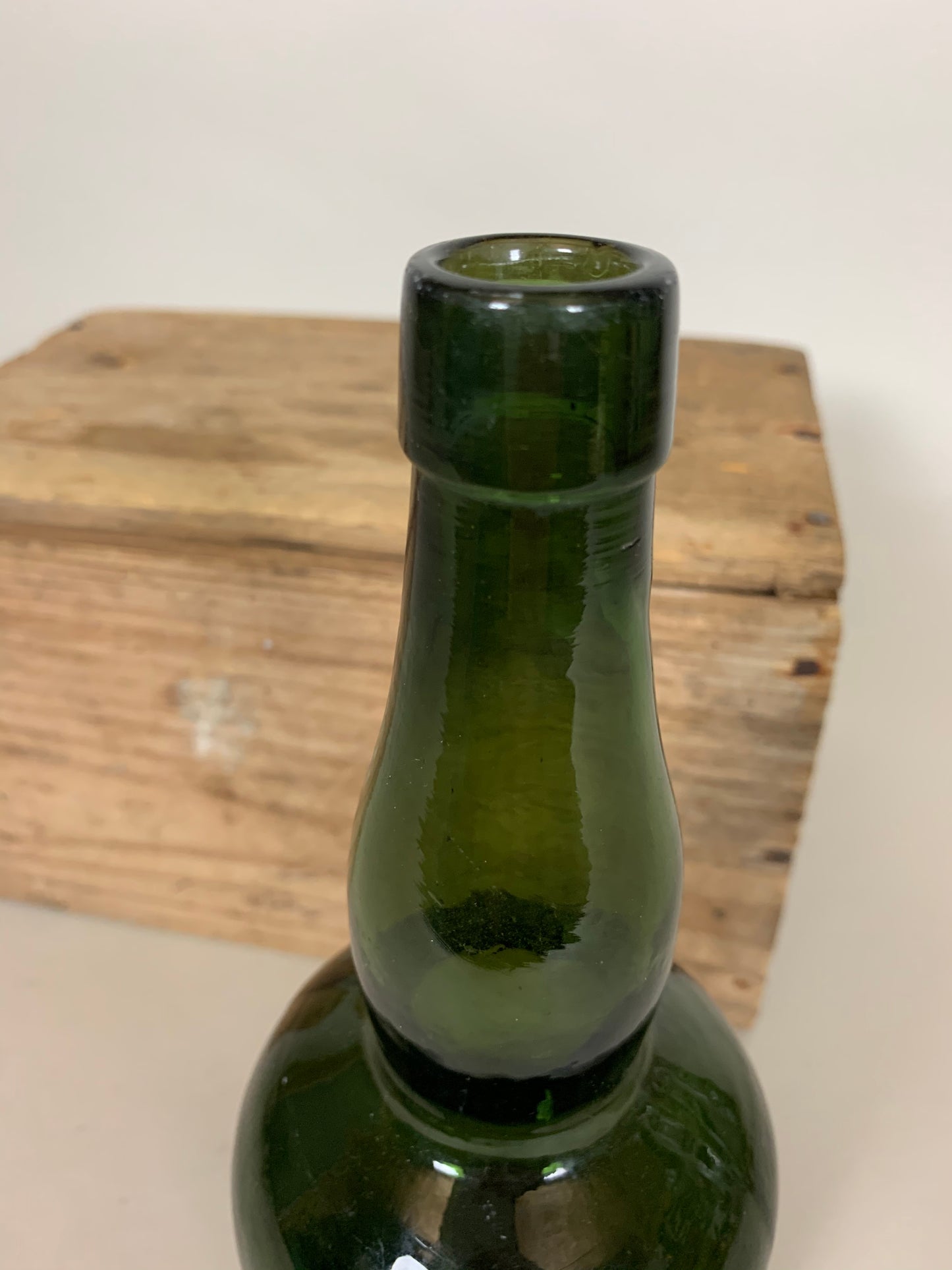 Dekorative alte Flasche - Grün