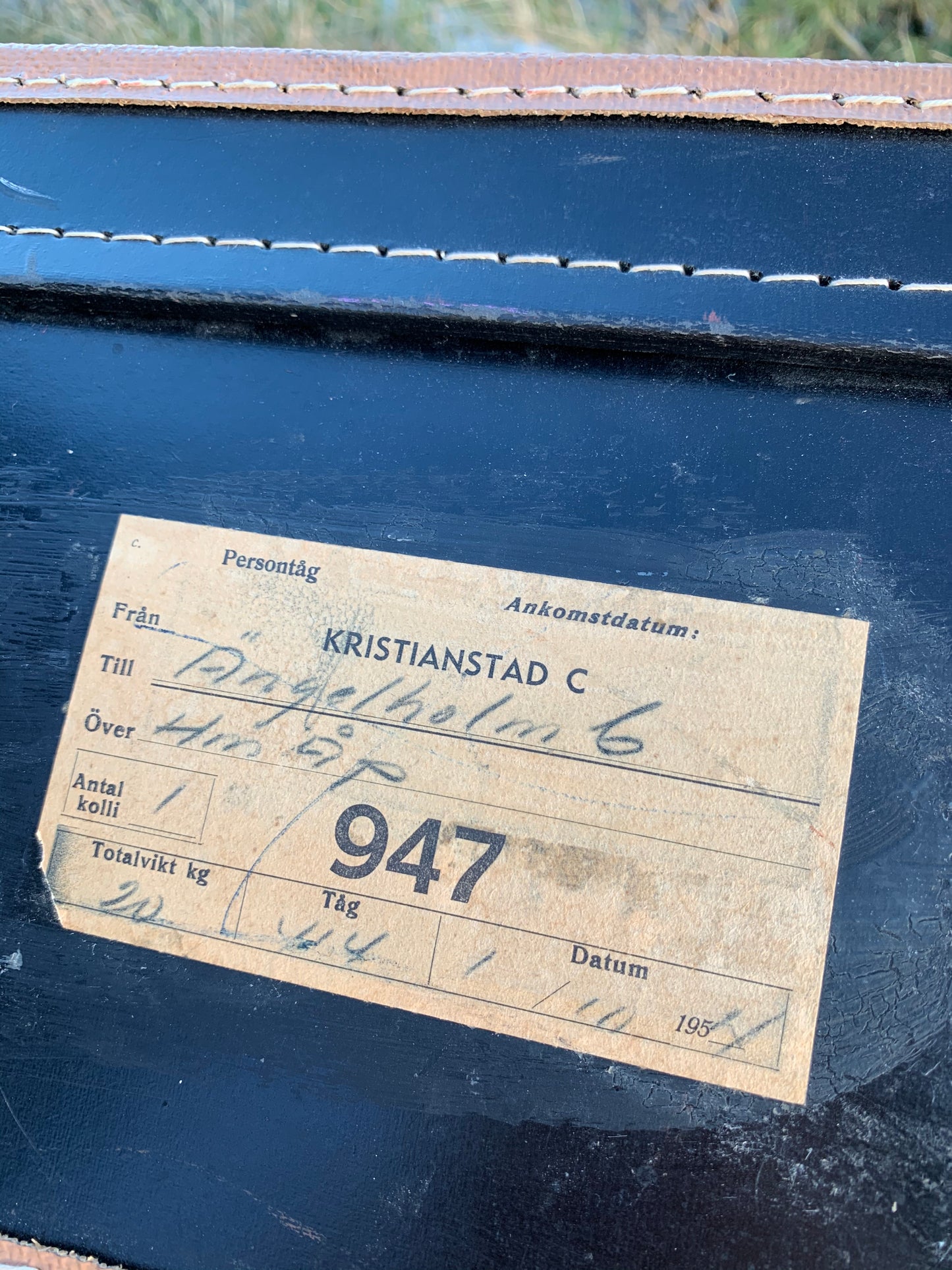Großer schwarzer Koffer aus den 1950er Jahren