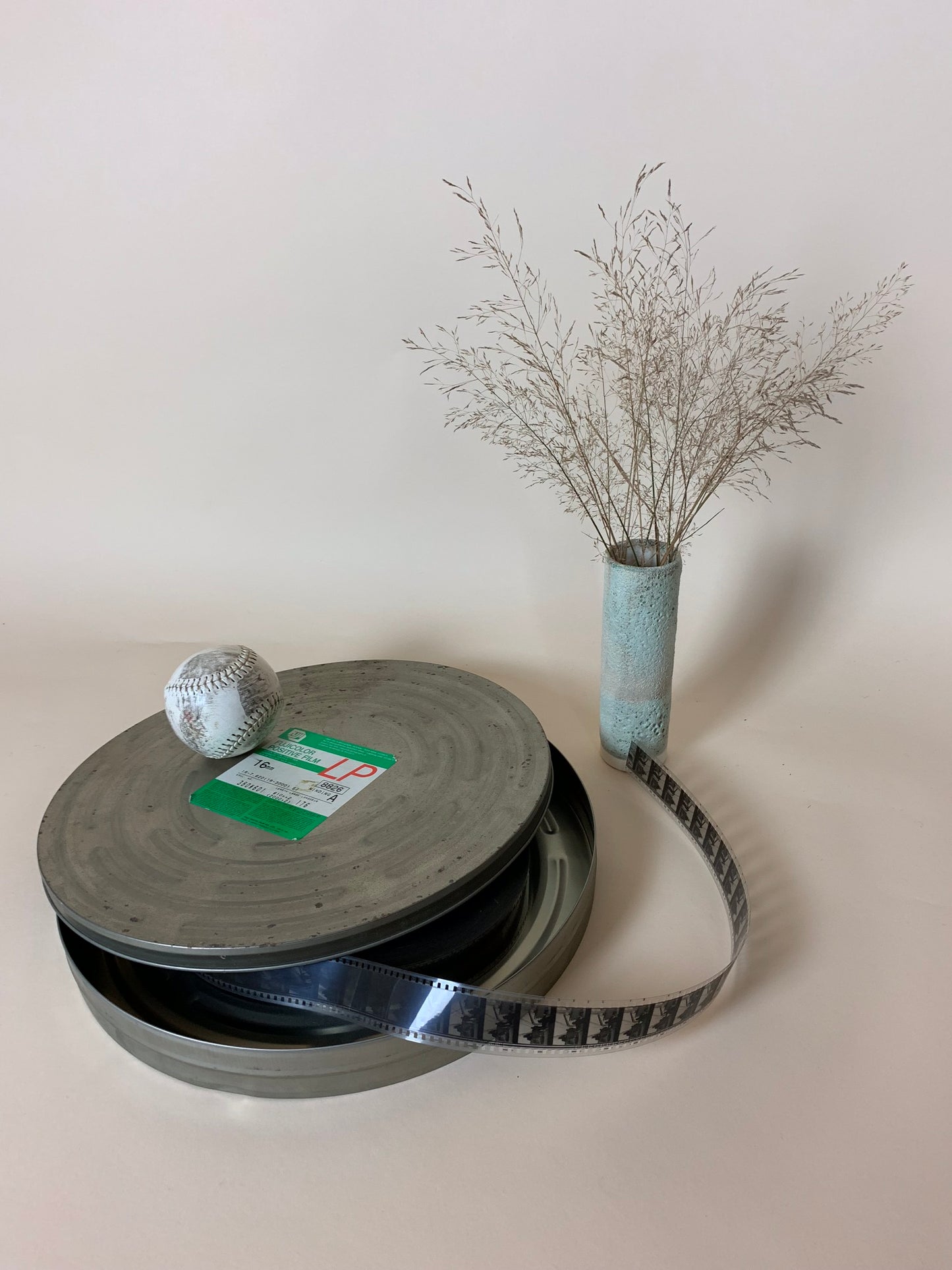 Metallbox mit Folienrolle