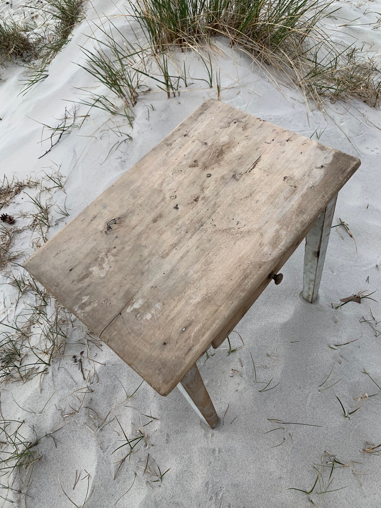 Französischer Kindertisch mit Schublade