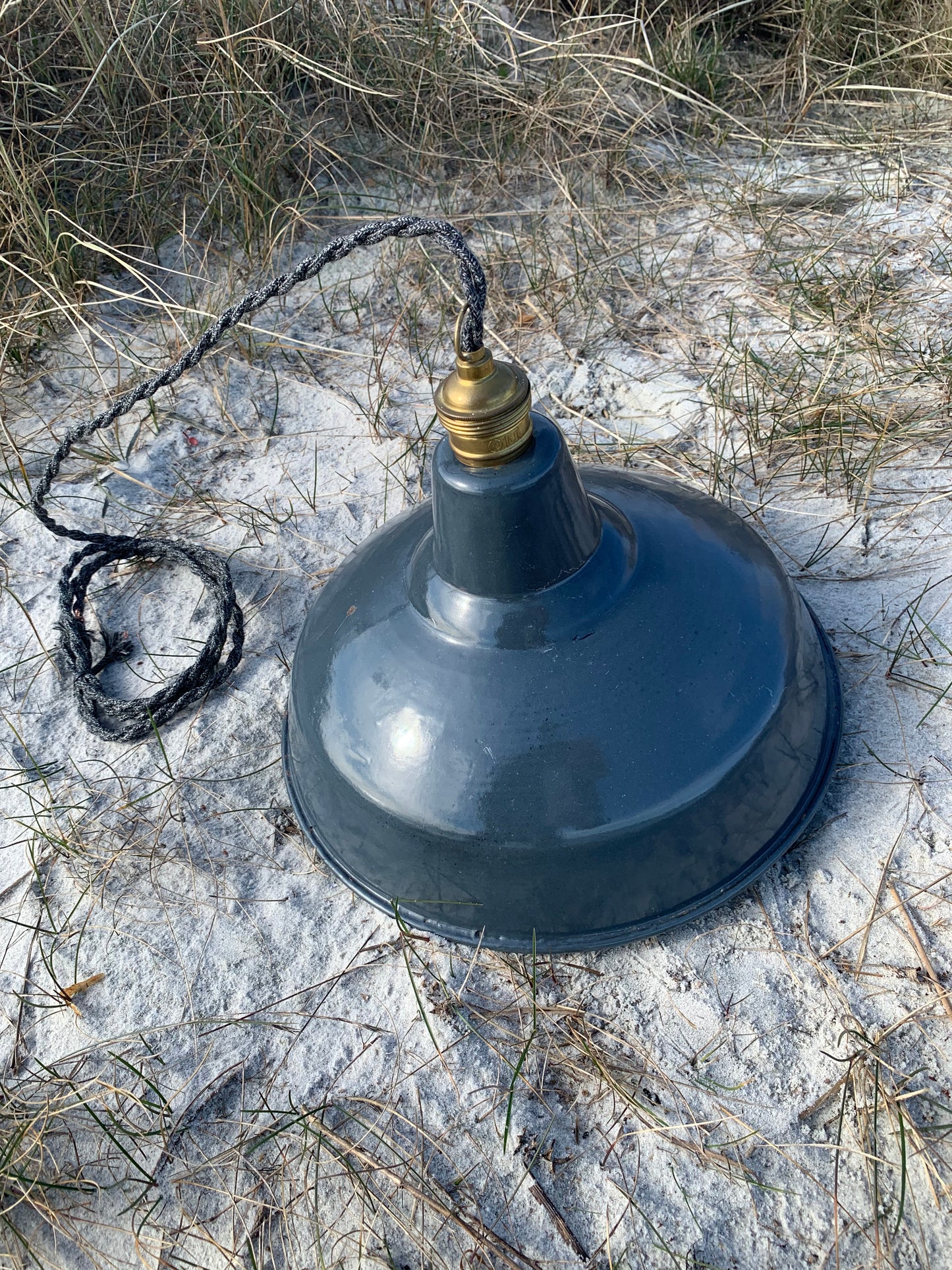 Französische Emaillampe