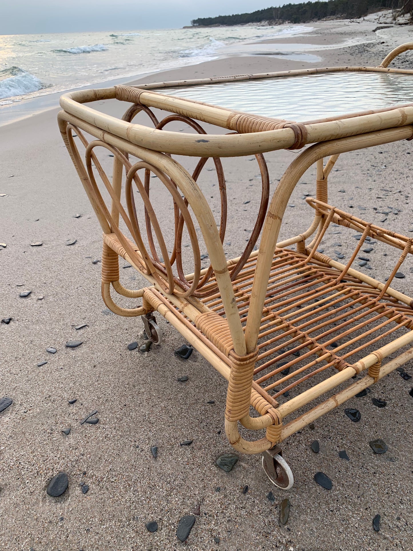 Tisch/Wagen aus Bambus