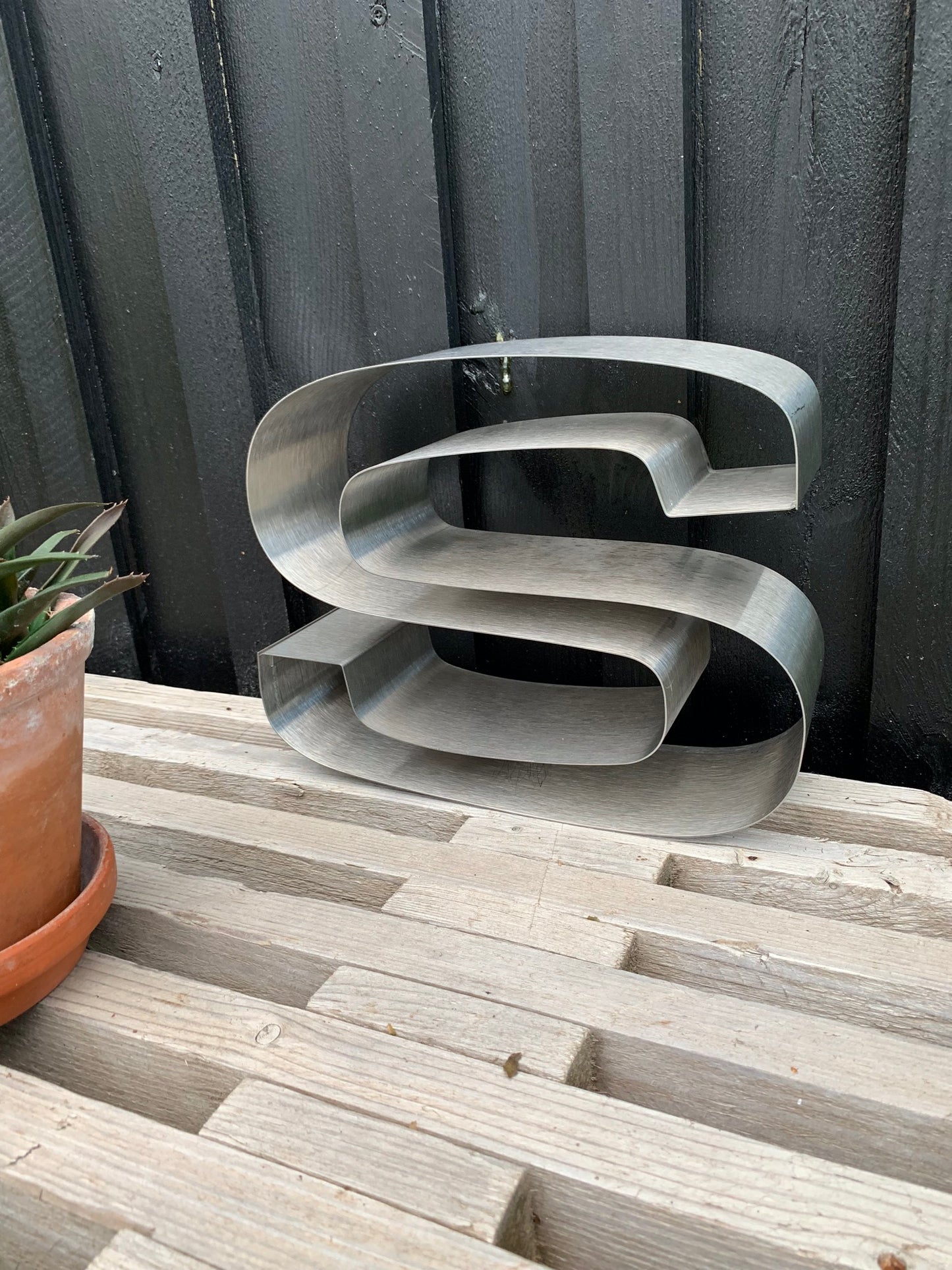 Buchstabe S aus Edelstahl