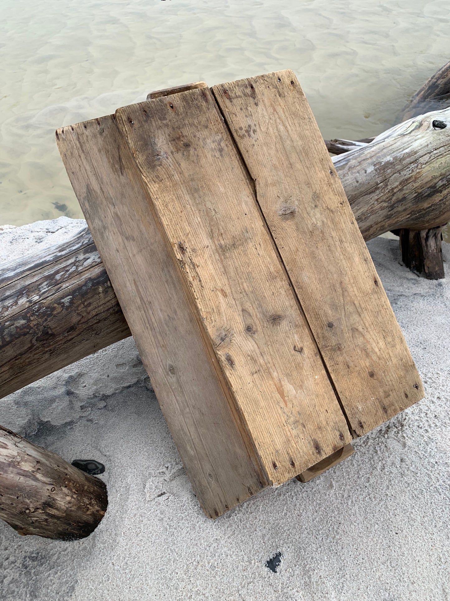 Holztrog mit Griff