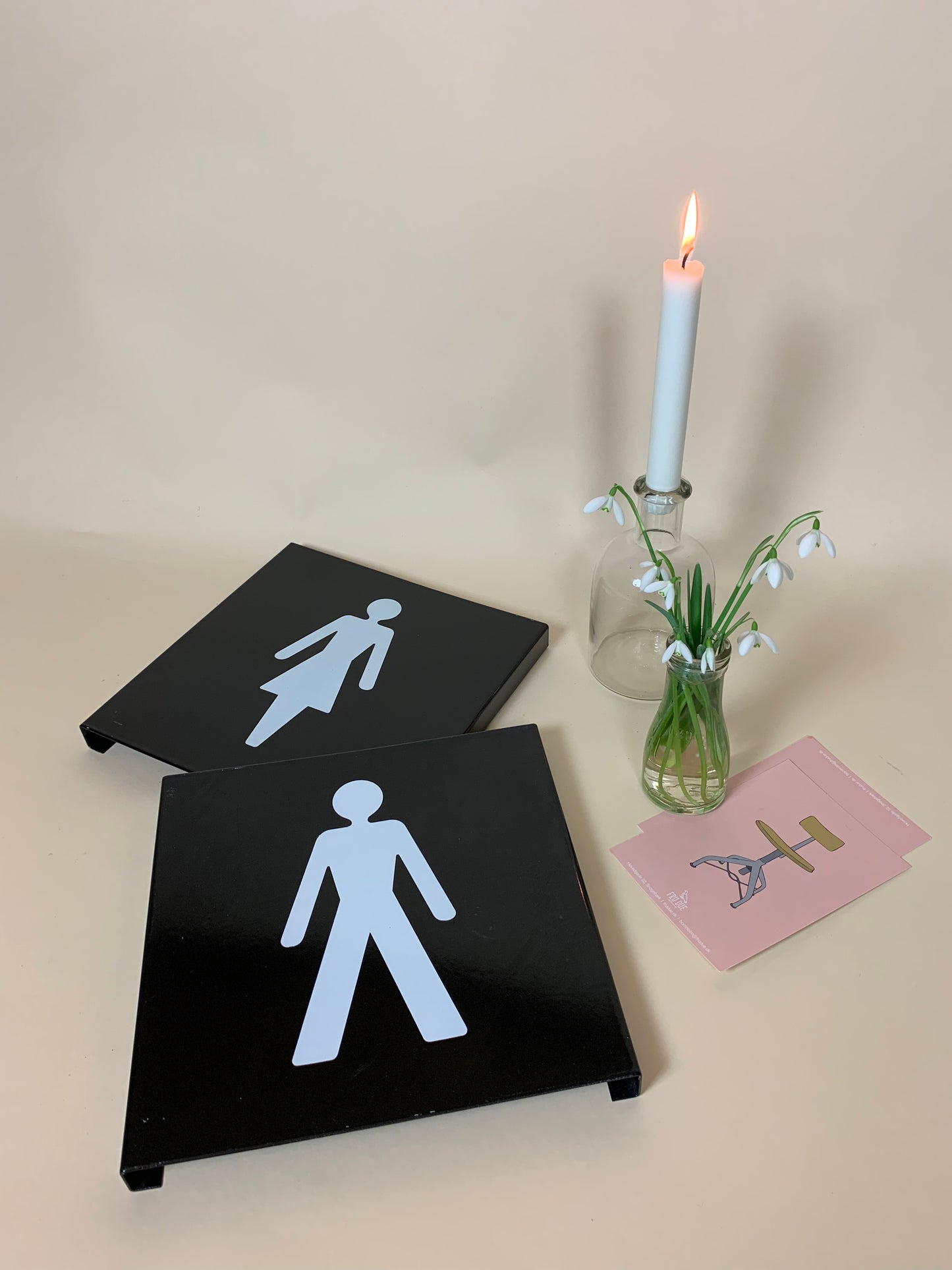 Set mit jeweils separaten Piktogrammen für Damen und Herren