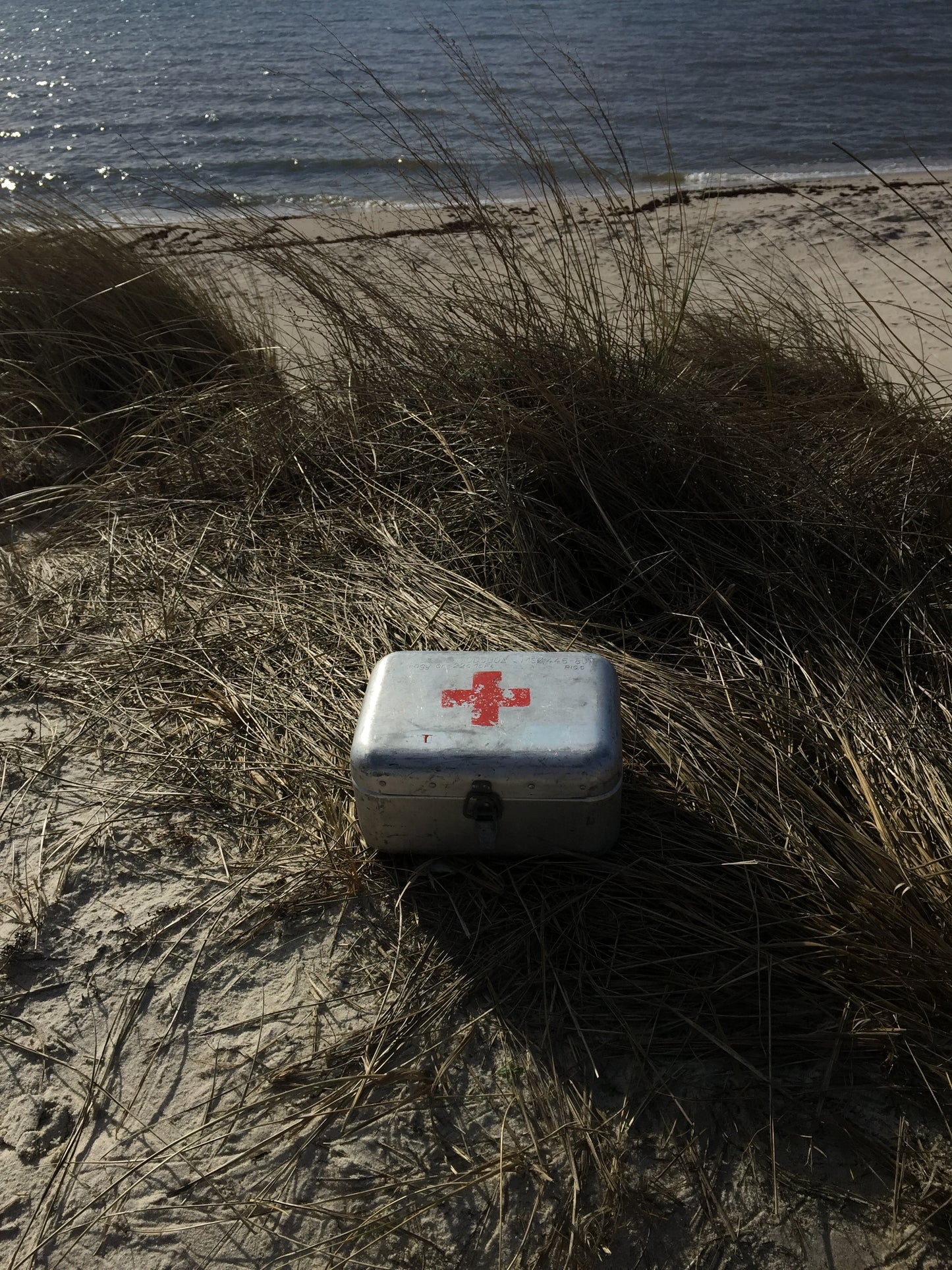 Rotkreuz-Box (mittleres Modell)