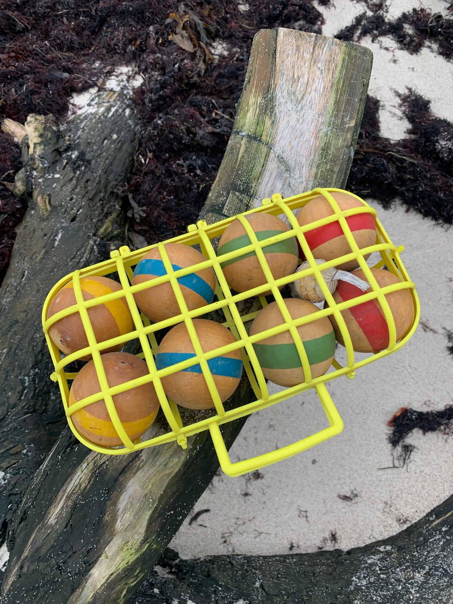 Altes Boule-Spiel mit 8 Holzkugeln