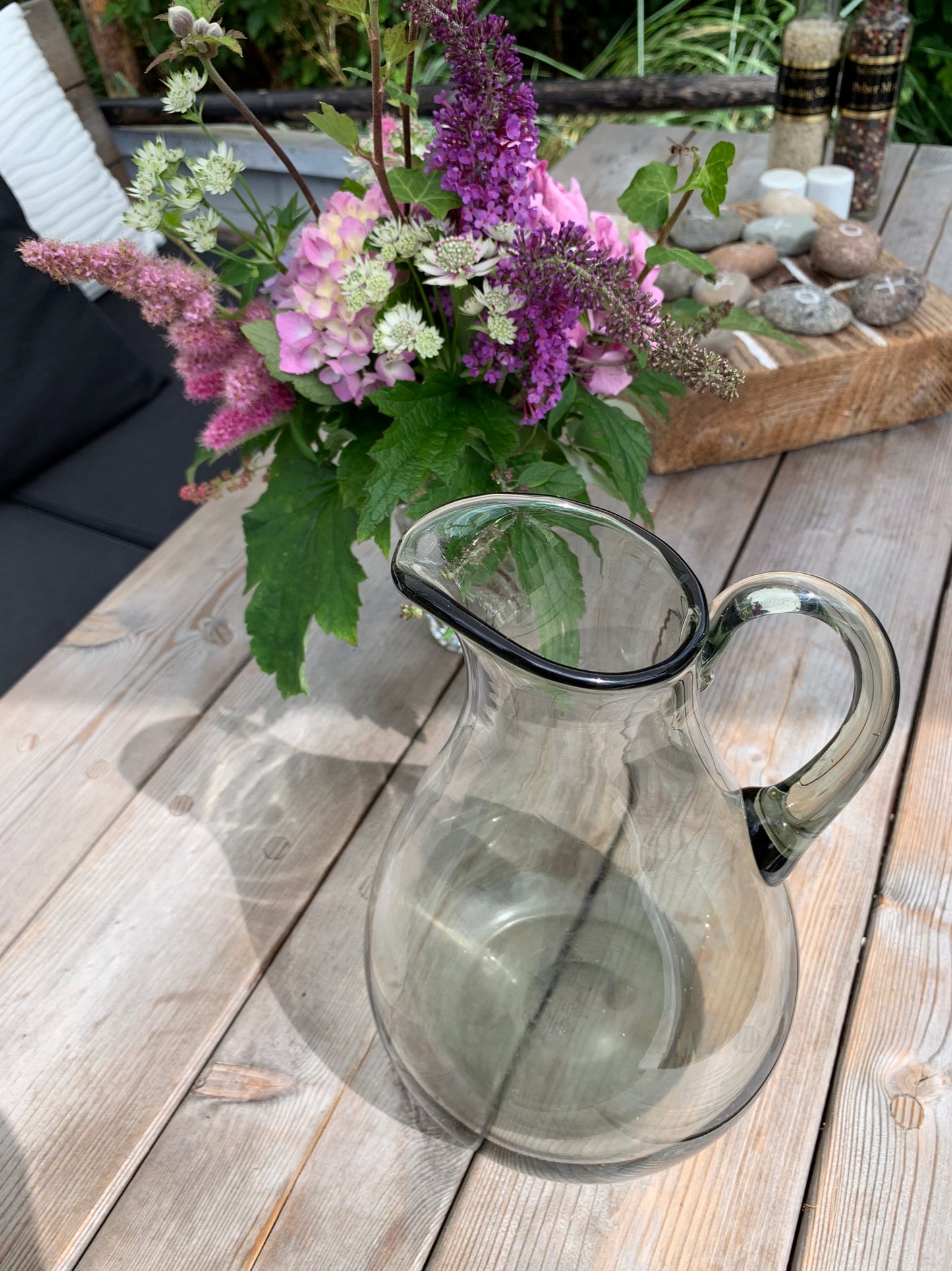 Schöne alte Glaskanne