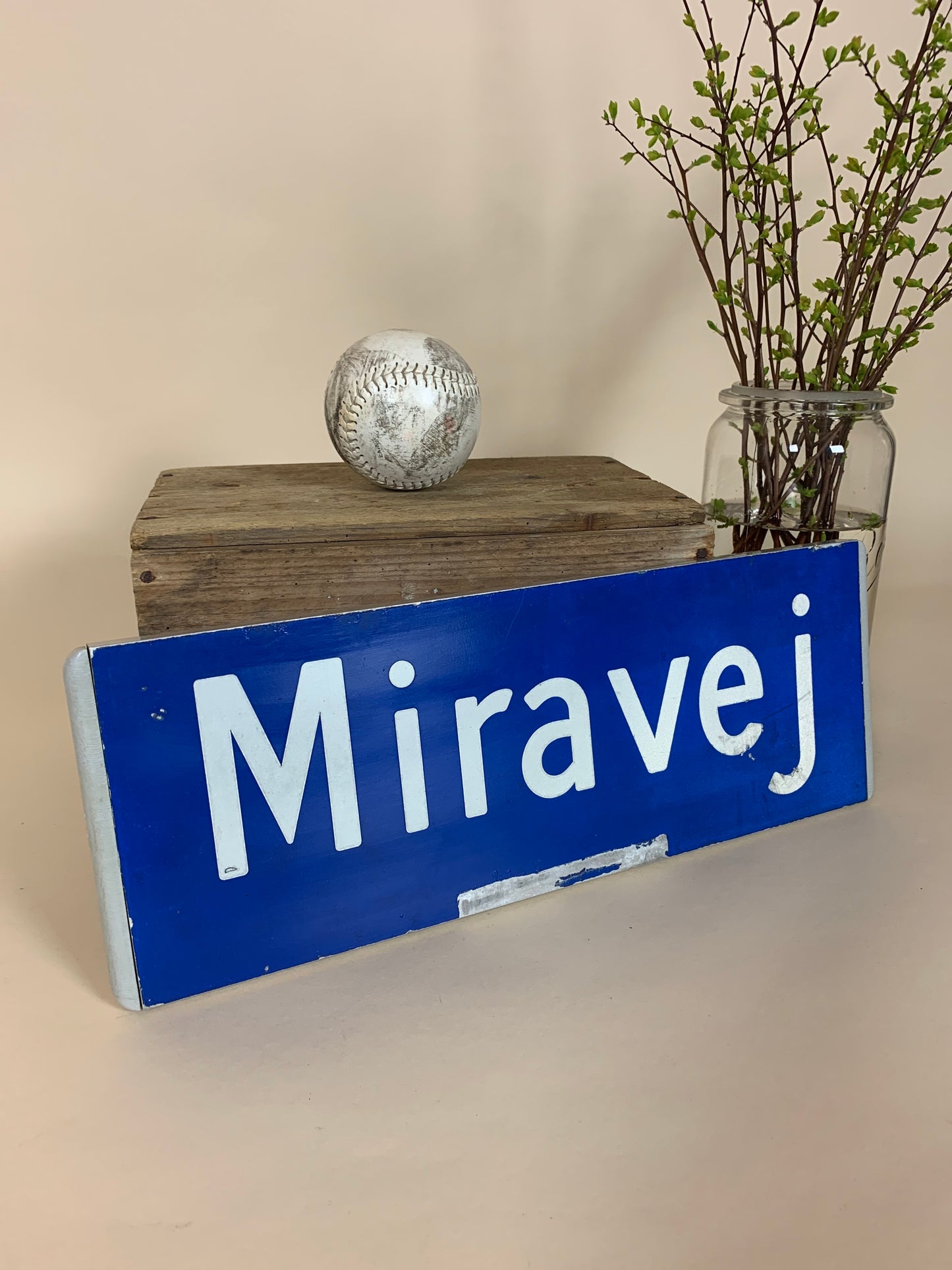 Straßenschild - Miravej