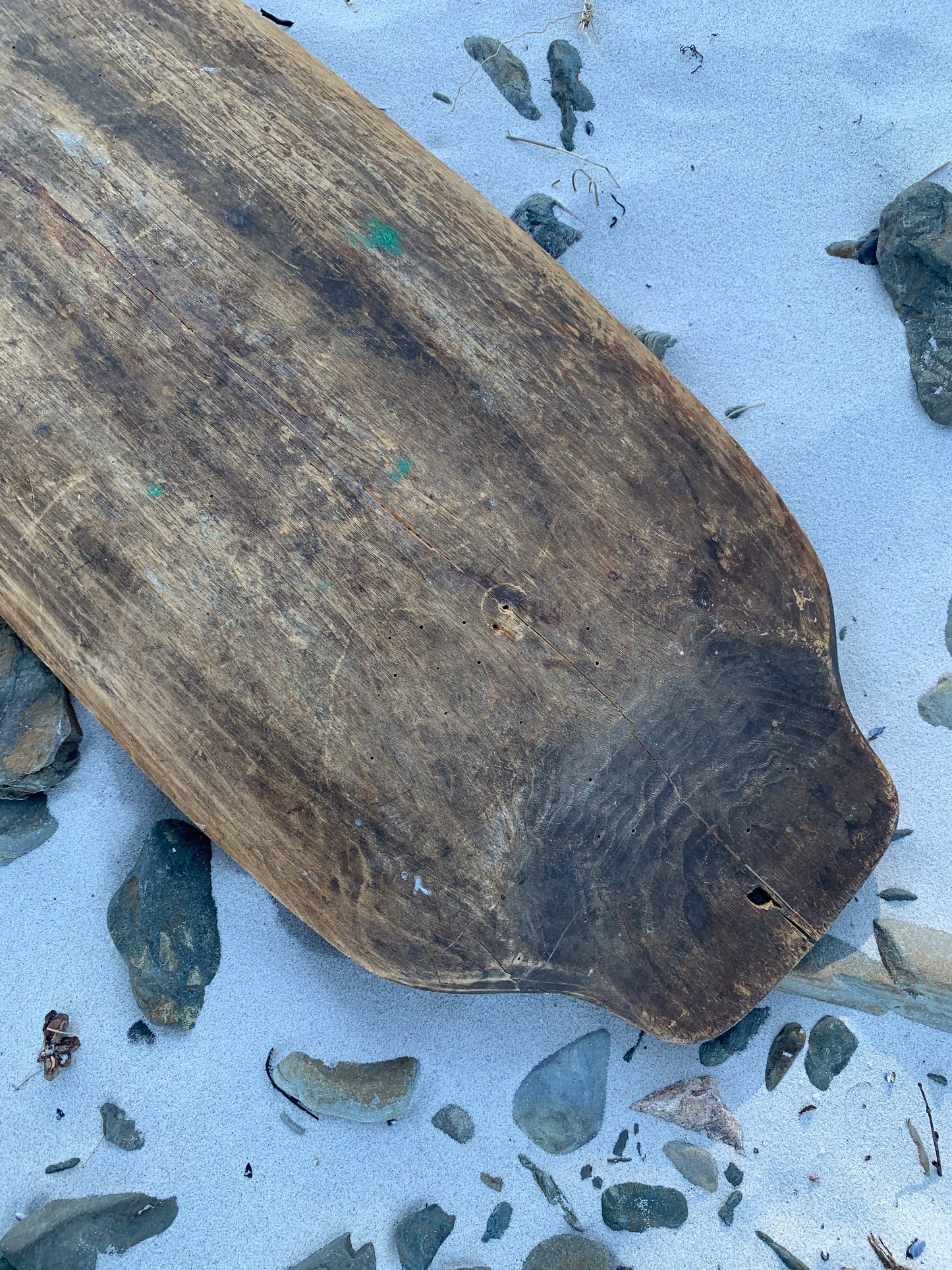 Schöne alte Holzschale