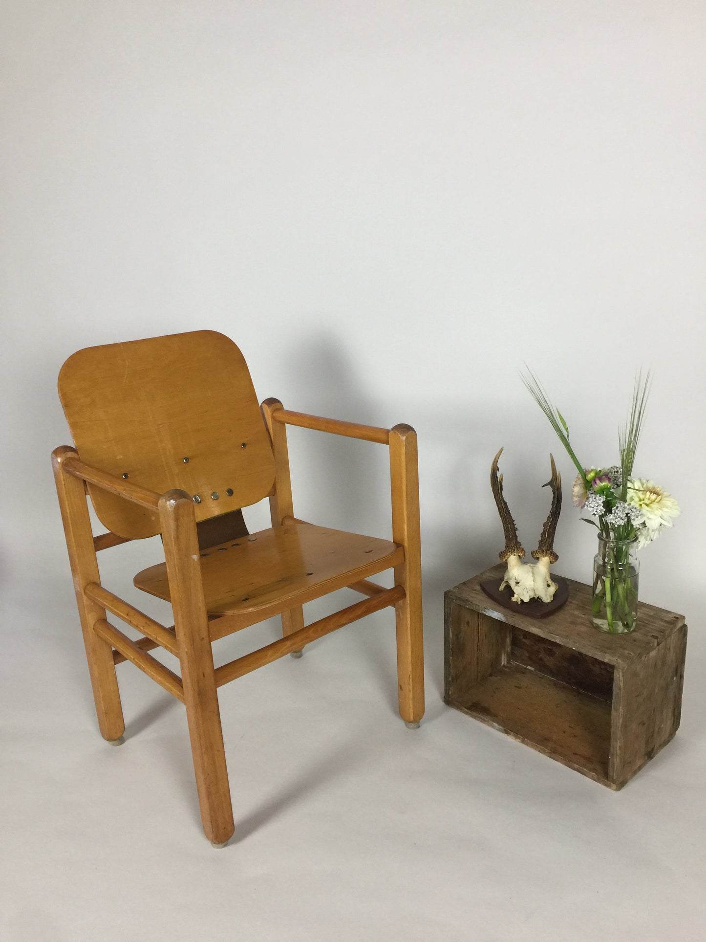 Schöner deutscher Kinderstuhl, entworfen von Hans Brockhage