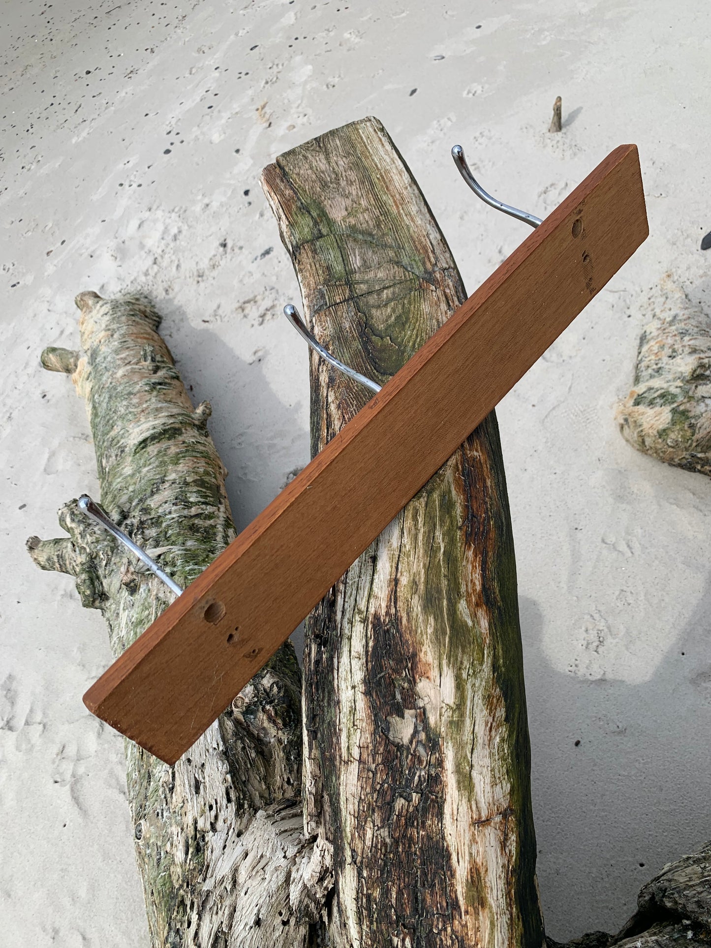 Kleiderständer aus Teakholz